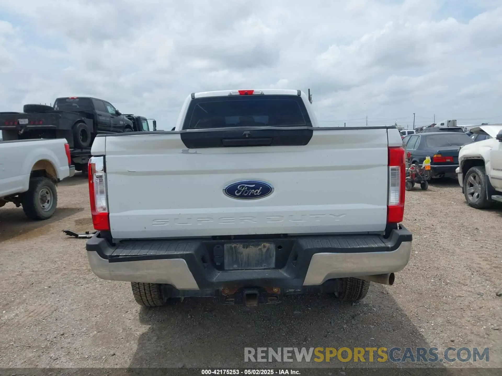 16 Photograph of a damaged car 1FT7W2B63KEG23693 FORD F-250 2019