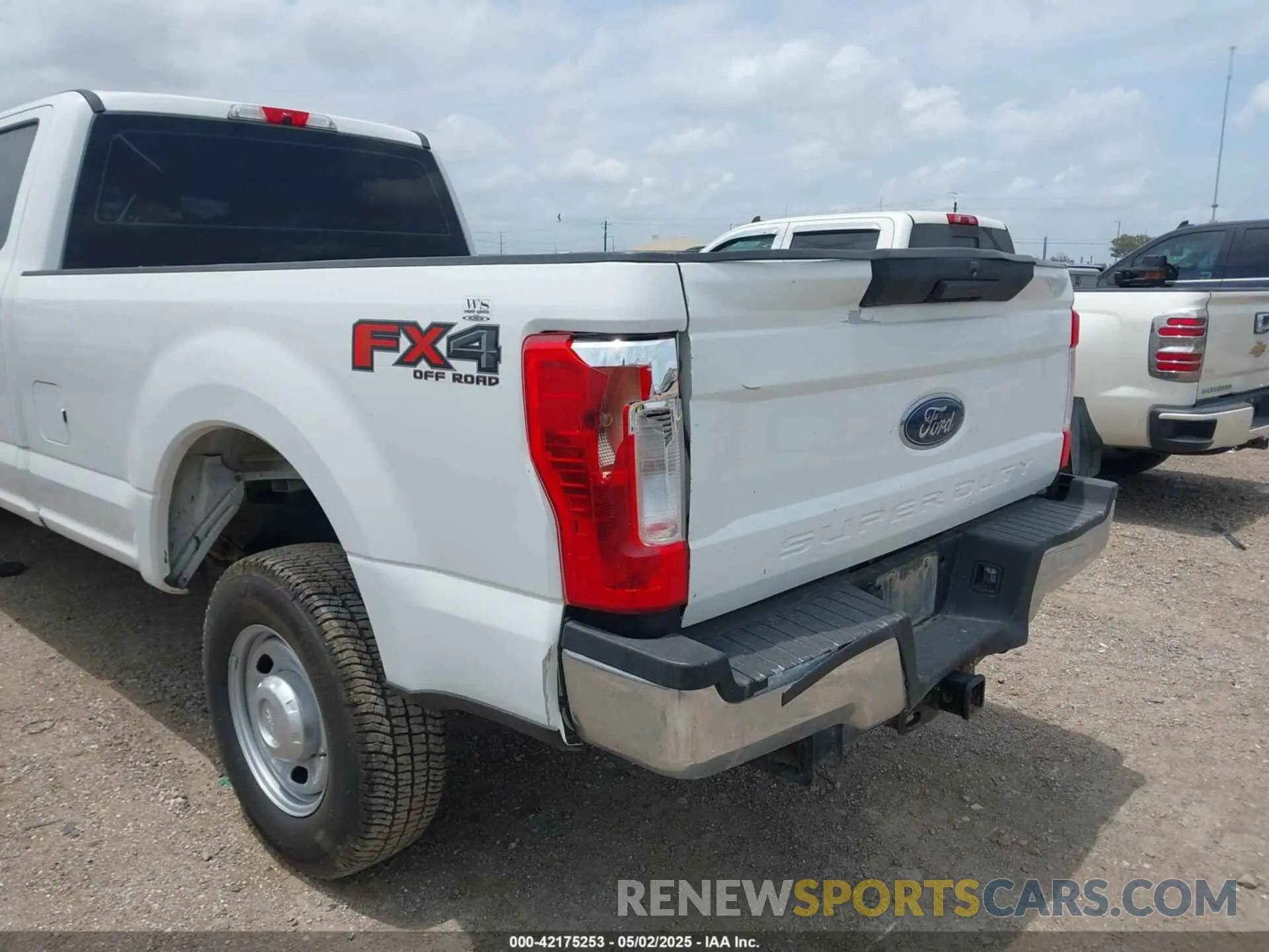 6 Photograph of a damaged car 1FT7W2B63KEG23693 FORD F-250 2019
