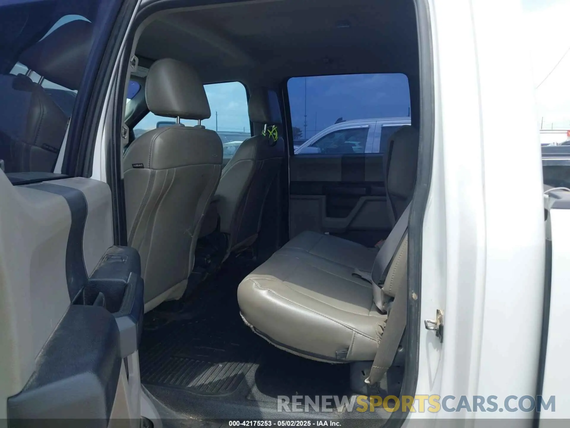 8 Photograph of a damaged car 1FT7W2B63KEG23693 FORD F-250 2019