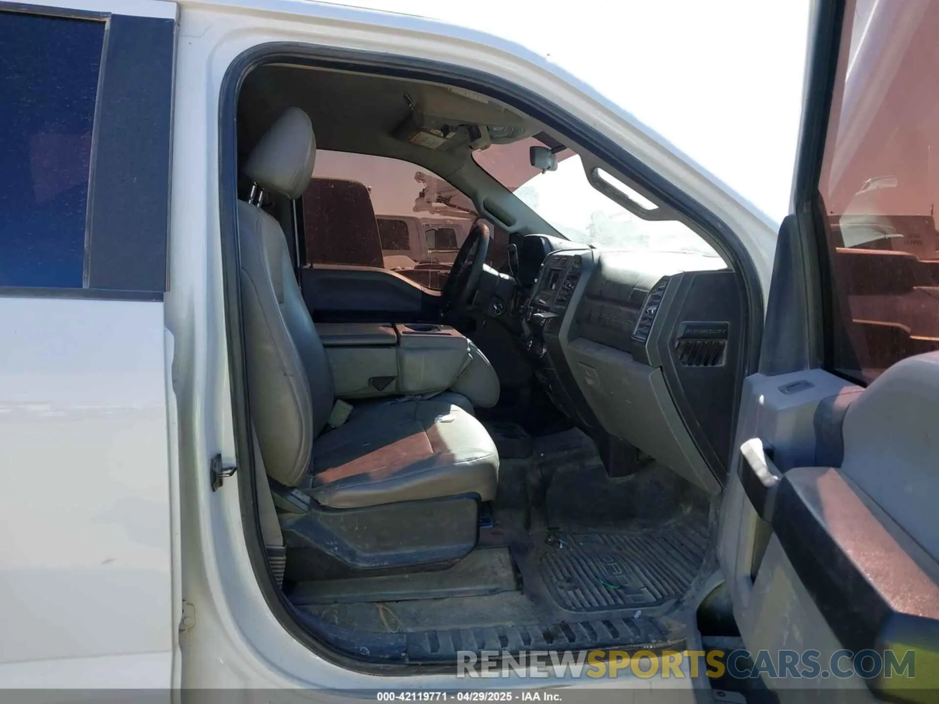 5 Photograph of a damaged car 1FT7W2B63KEG78824 FORD F-250 2019