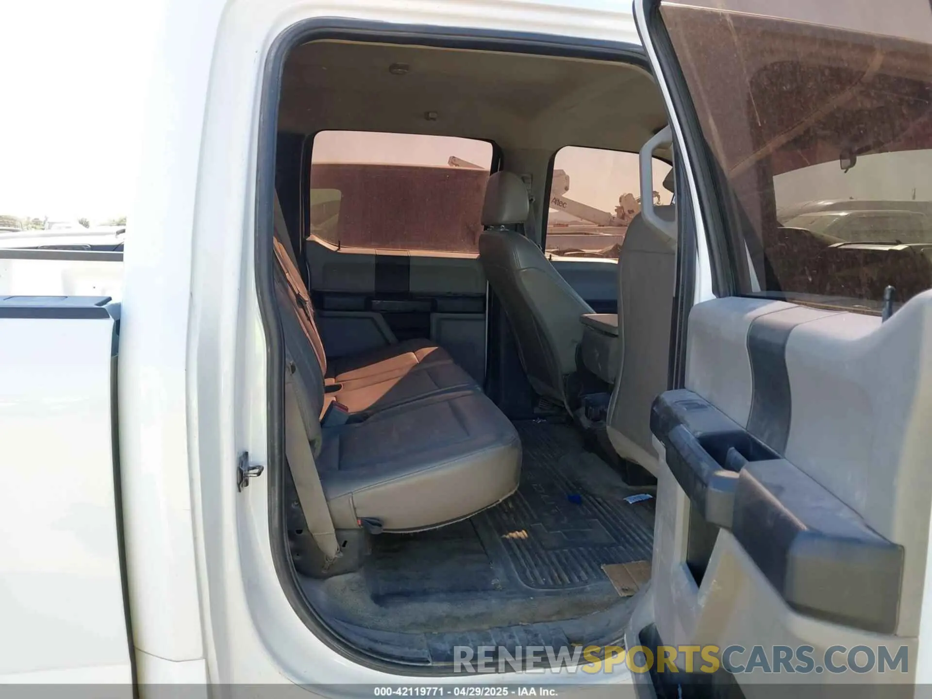 8 Photograph of a damaged car 1FT7W2B63KEG78824 FORD F-250 2019