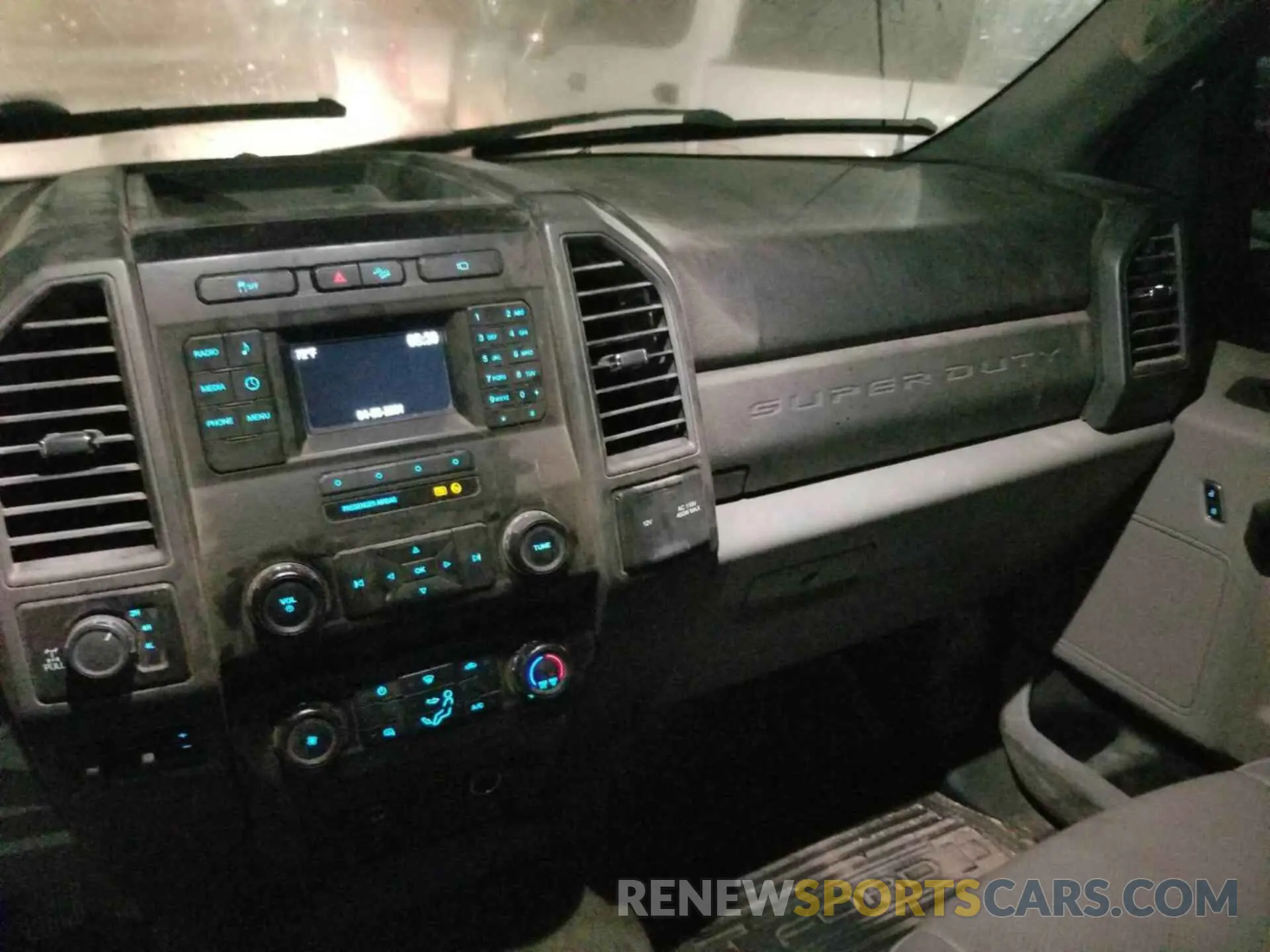 31 Photograph of a damaged car 1FT7W2B65KED86544 FORD F-250 2019