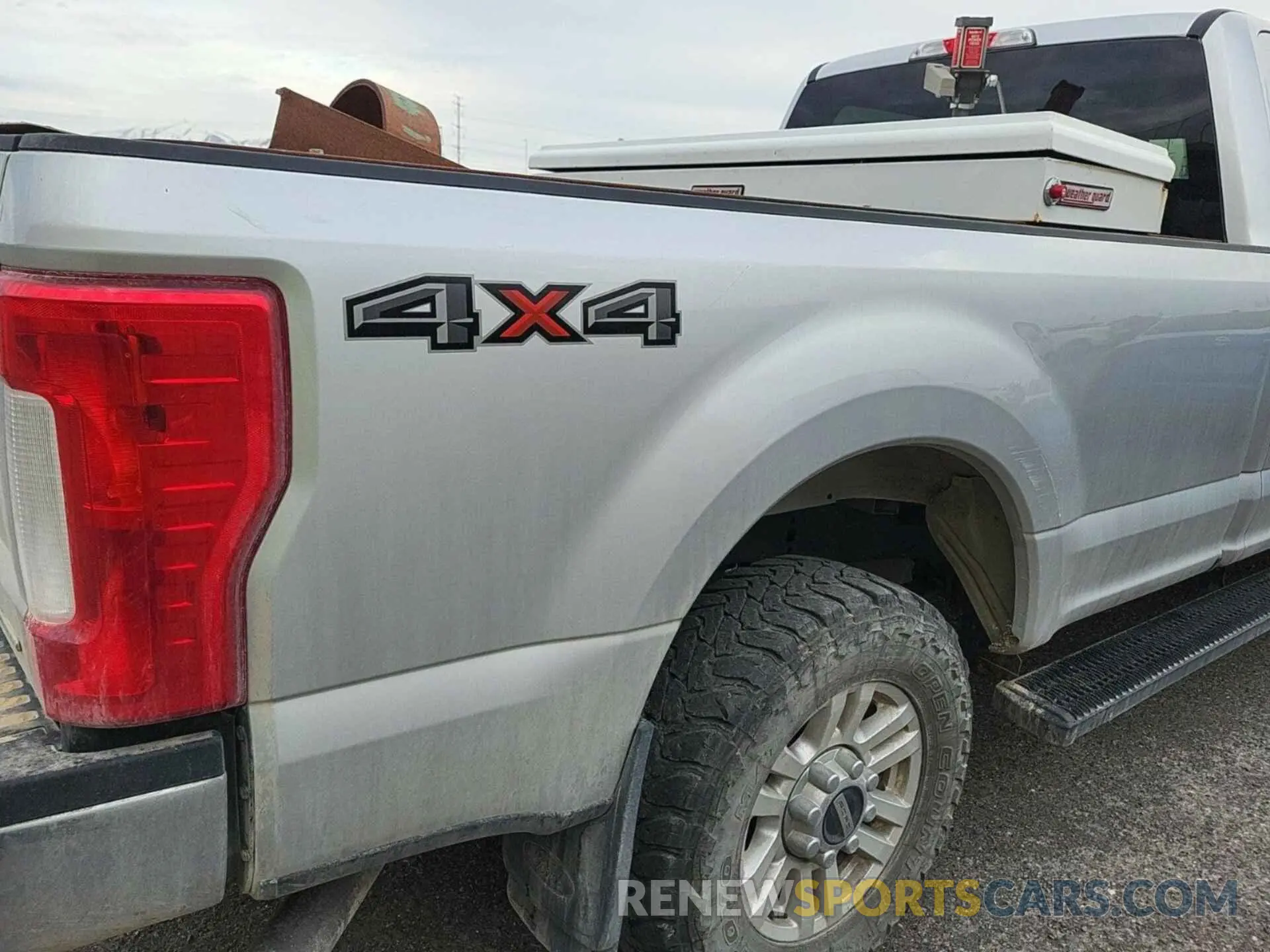 17 Photograph of a damaged car 1FT7W2B65KEG49700 FORD F-250 2019
