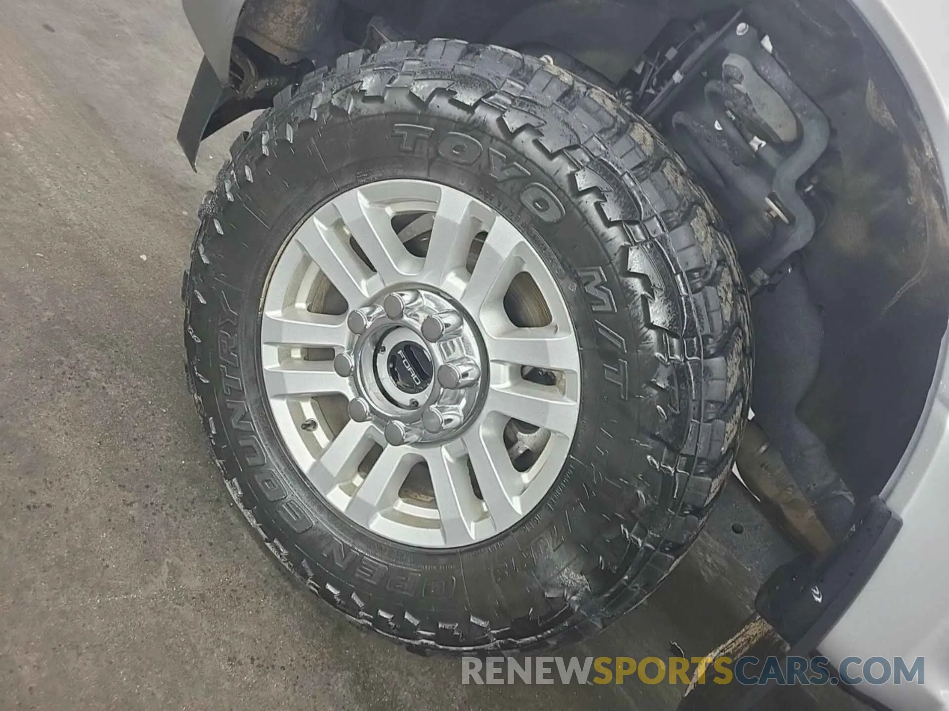 30 Photograph of a damaged car 1FT7W2B65KEG49700 FORD F-250 2019