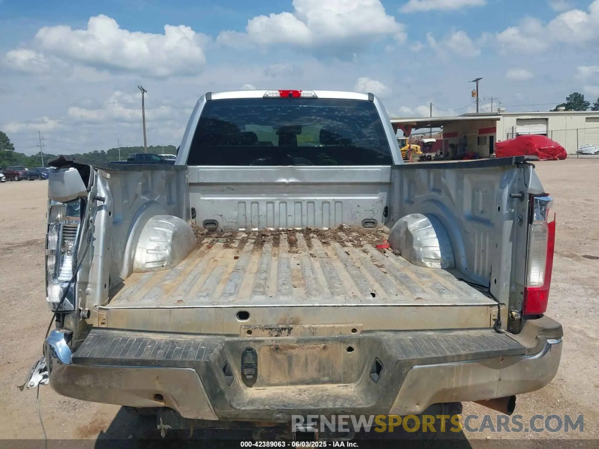 17 Photograph of a damaged car 1FT7W2B66KEG32663 FORD F-250 2019