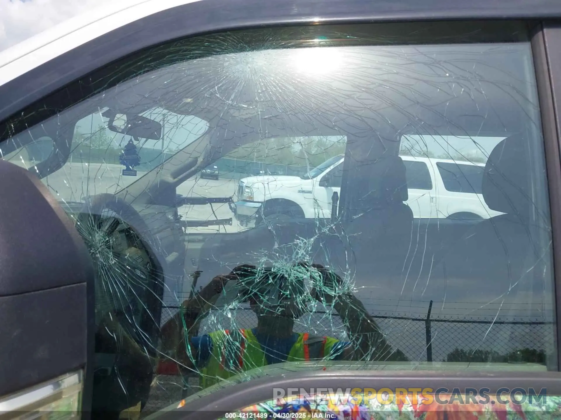 18 Photograph of a damaged car 1FT7W2B67KEC04570 FORD F-250 2019