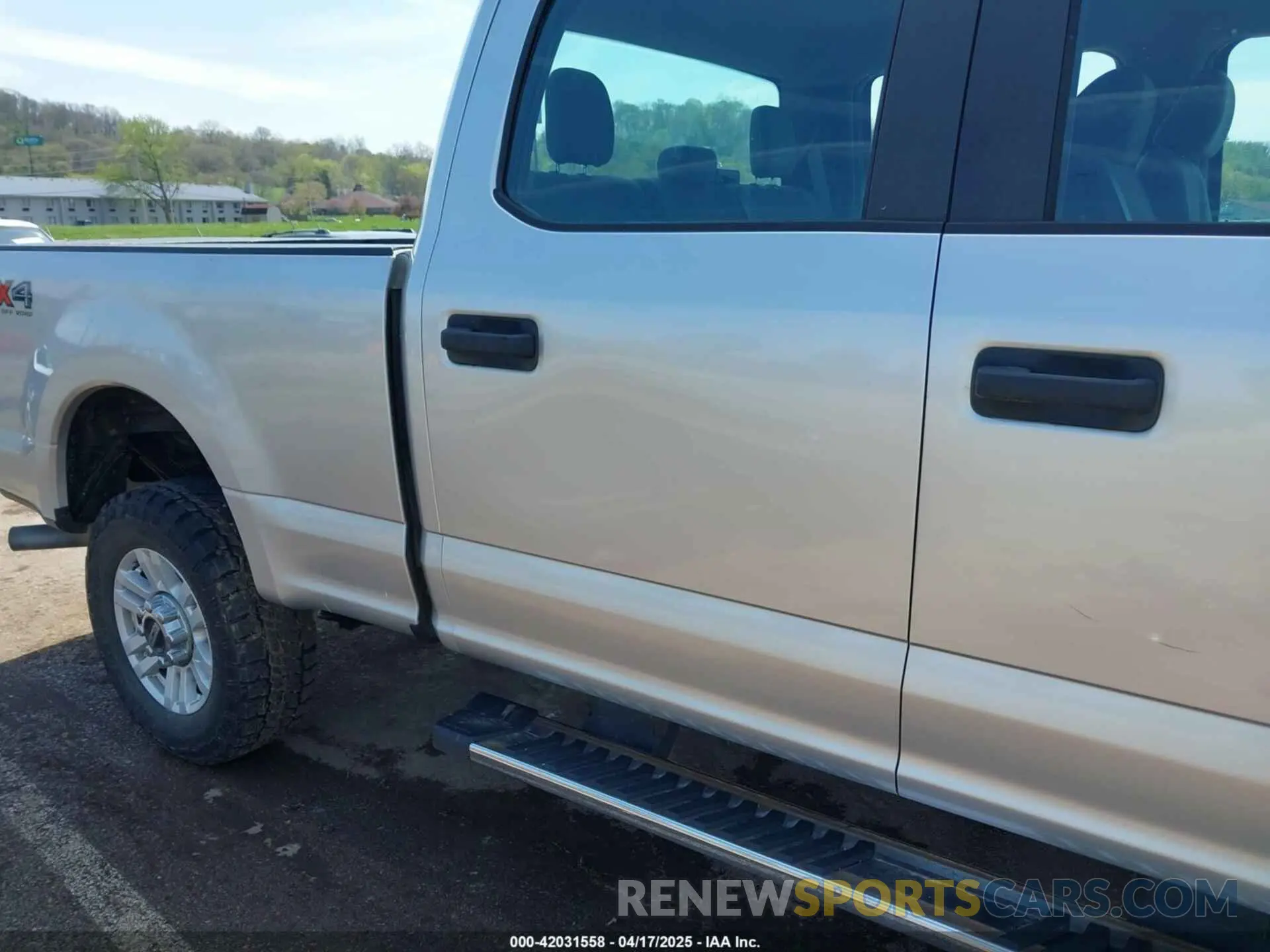 12 Photograph of a damaged car 1FT7W2B67KEC20297 FORD F-250 2019