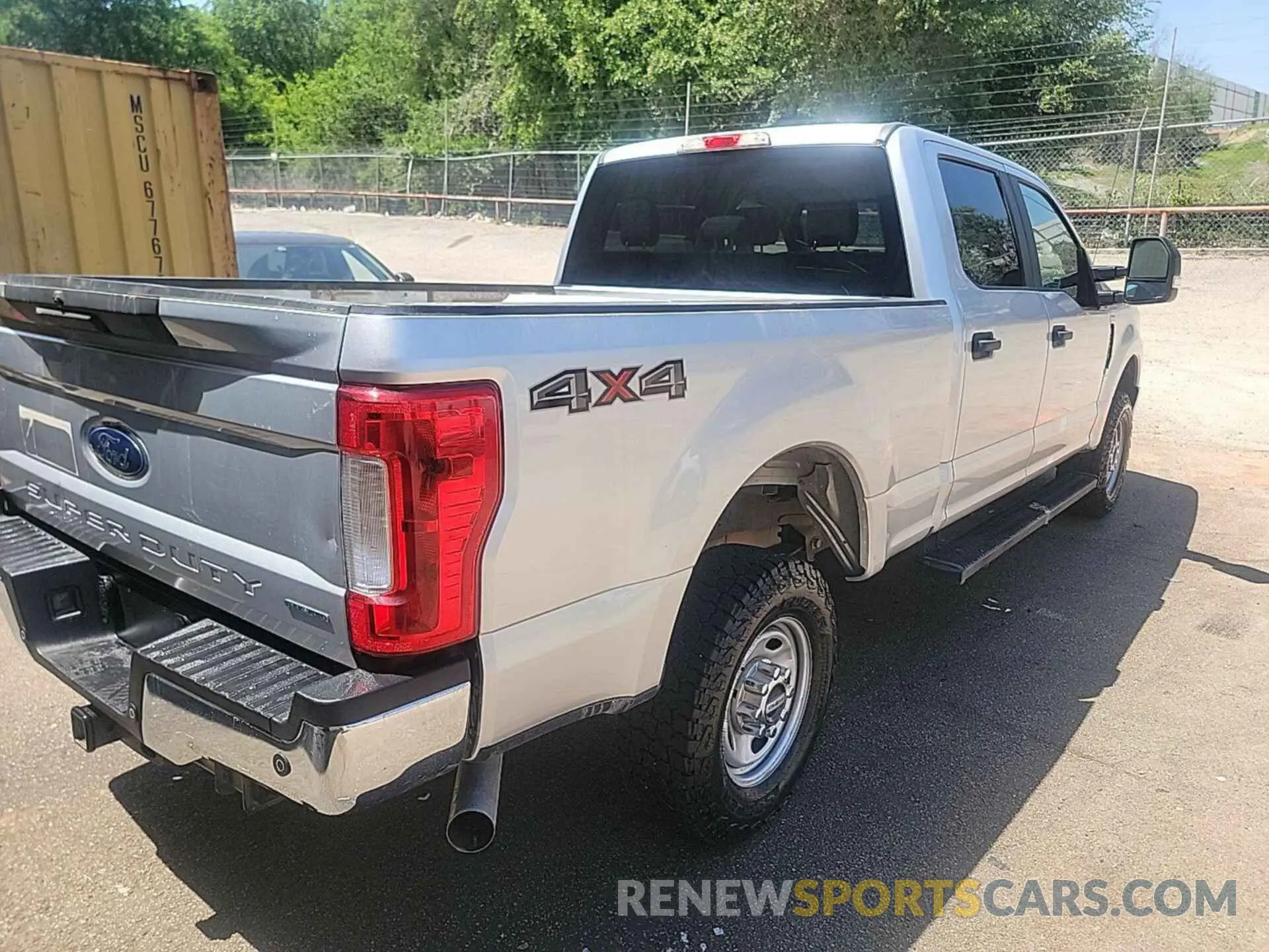 17 Photograph of a damaged car 1FT7W2B67KEG11580 FORD F-250 2019