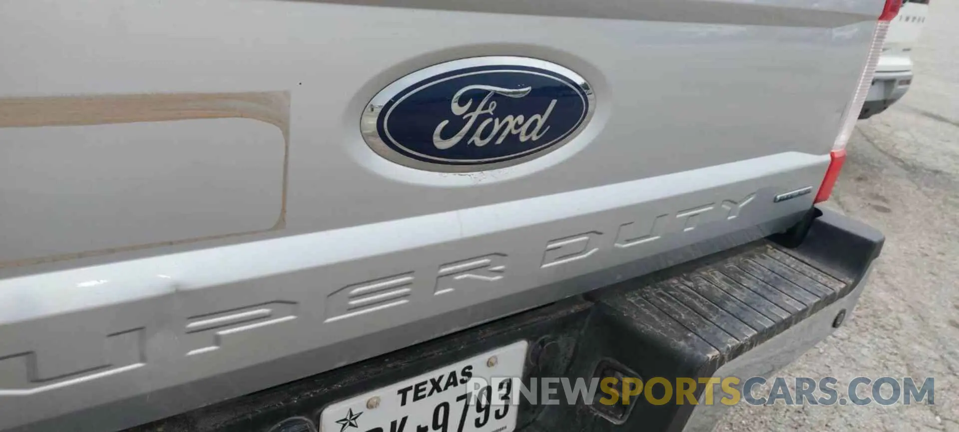 21 Photograph of a damaged car 1FT7W2B67KEG11580 FORD F-250 2019