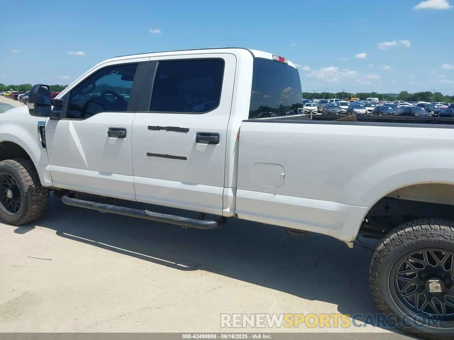 14 Photograph of a damaged car 1FT7W2B67KEG72329 FORD F-250 2019