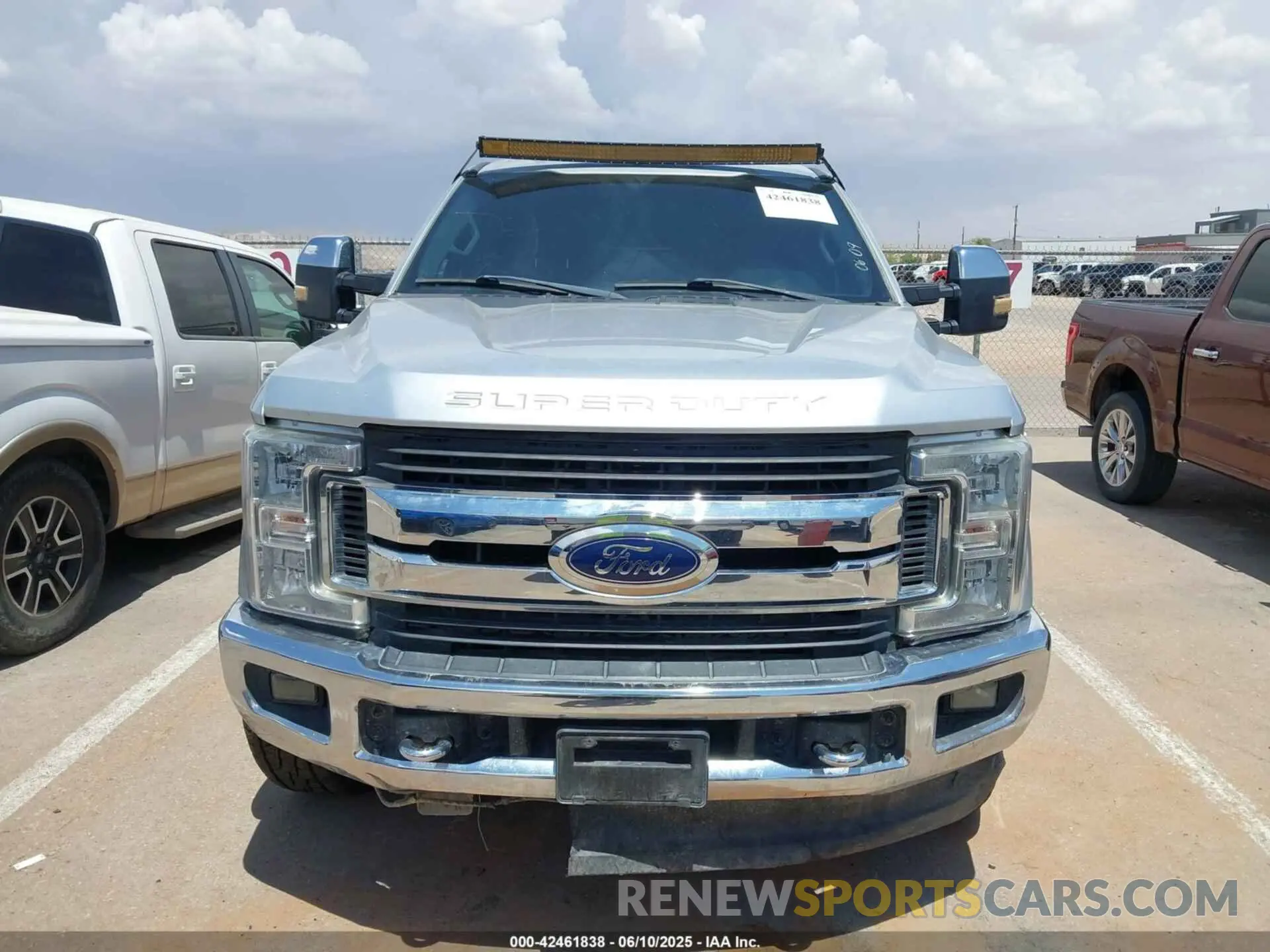 11 Photograph of a damaged car 1FT7W2B68KEC80038 FORD F-250 2019