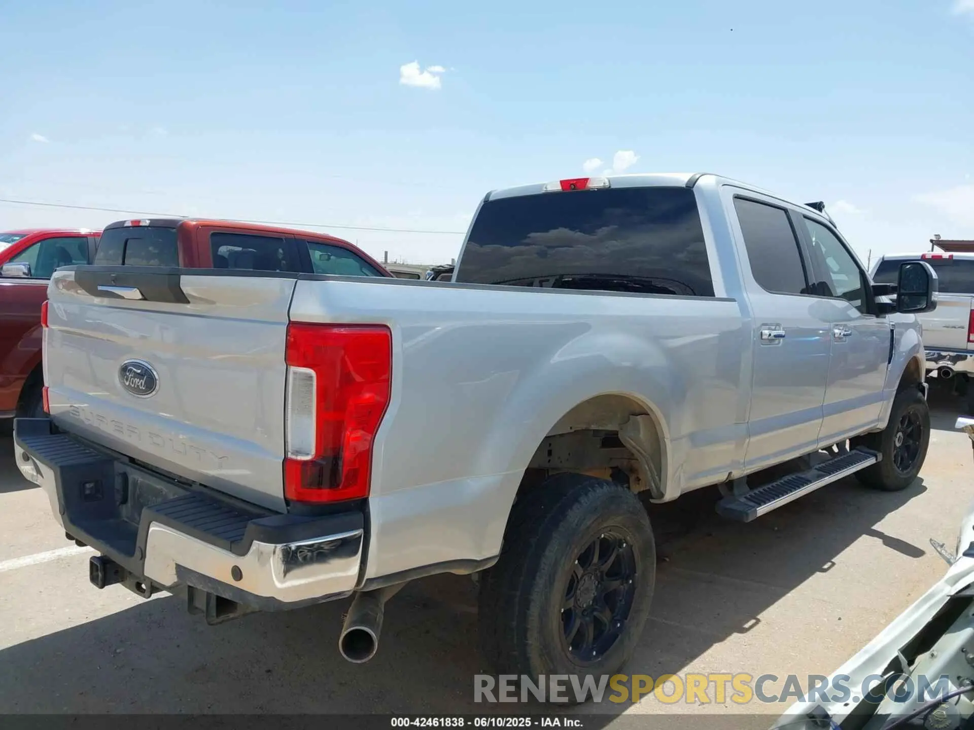 12 Photograph of a damaged car 1FT7W2B68KEC80038 FORD F-250 2019
