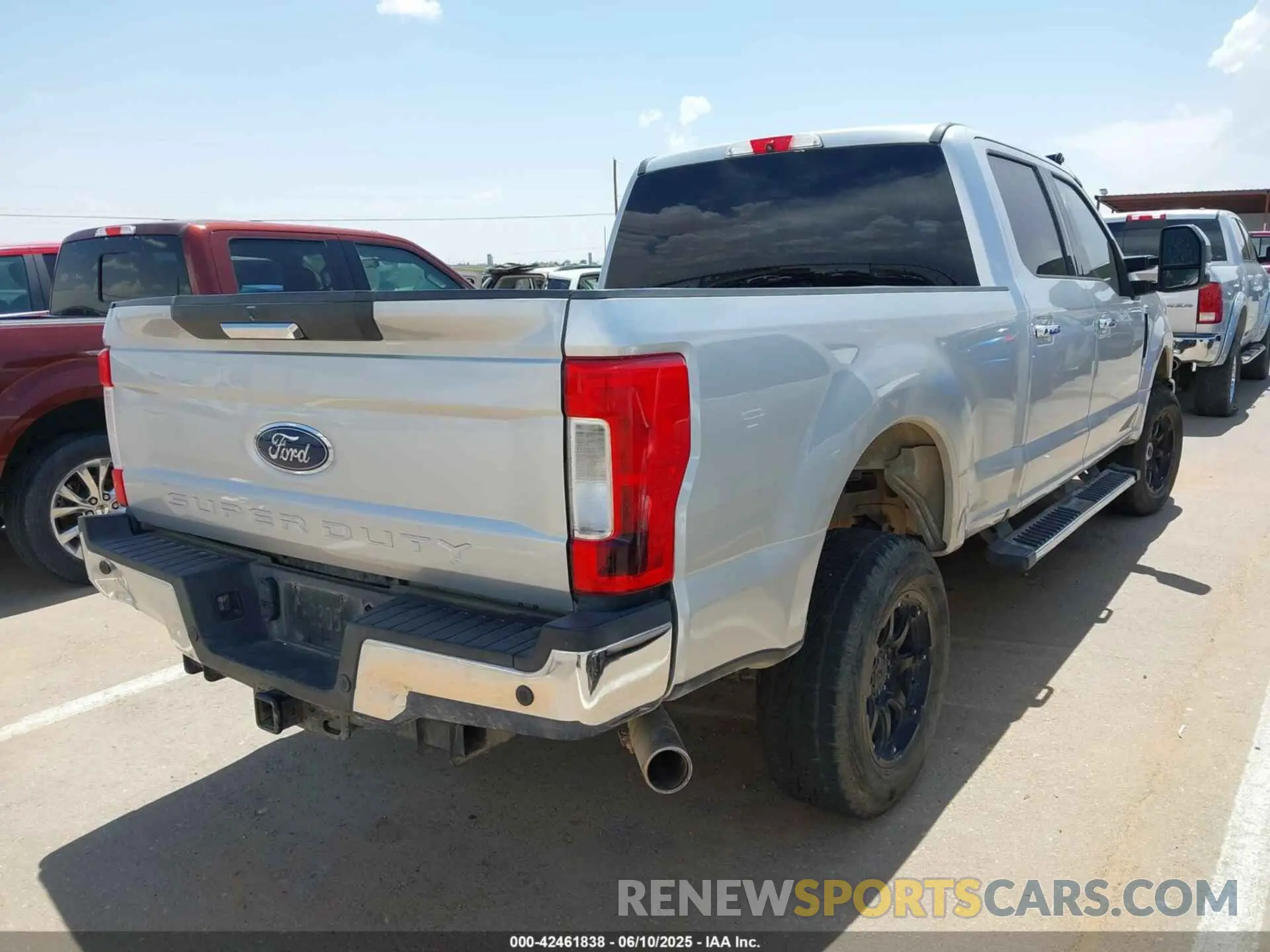 4 Photograph of a damaged car 1FT7W2B68KEC80038 FORD F-250 2019