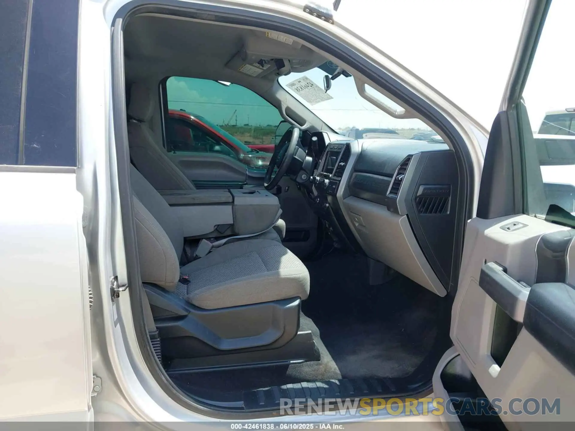 5 Photograph of a damaged car 1FT7W2B68KEC80038 FORD F-250 2019
