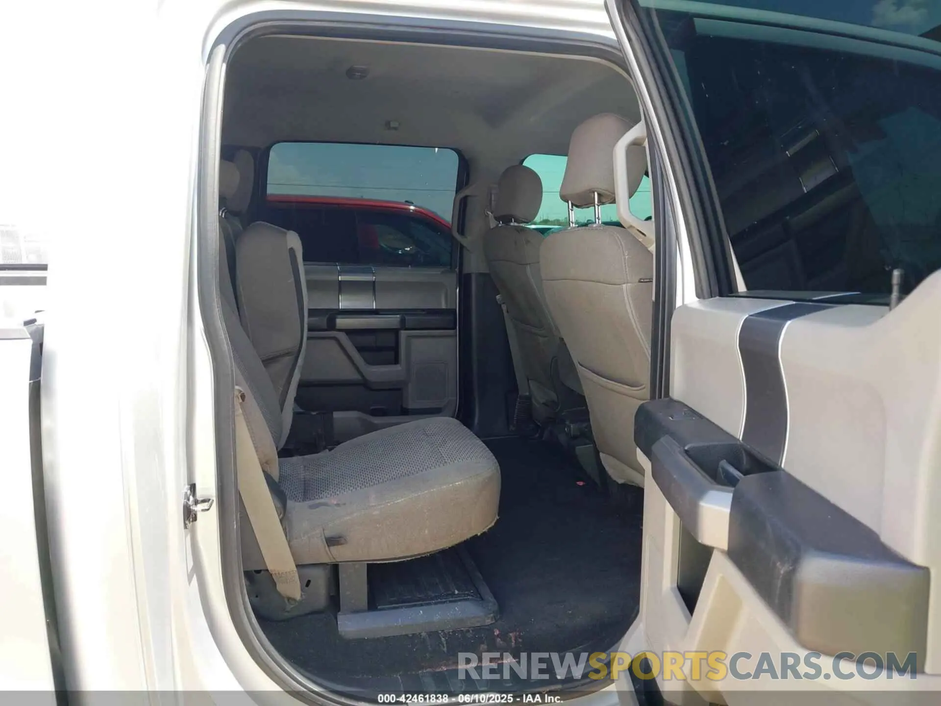 8 Photograph of a damaged car 1FT7W2B68KEC80038 FORD F-250 2019