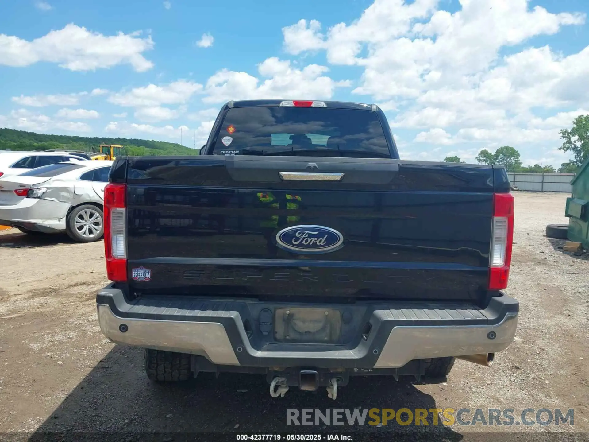 17 Photograph of a damaged car 1FT7W2B68KEG72890 FORD F-250 2019