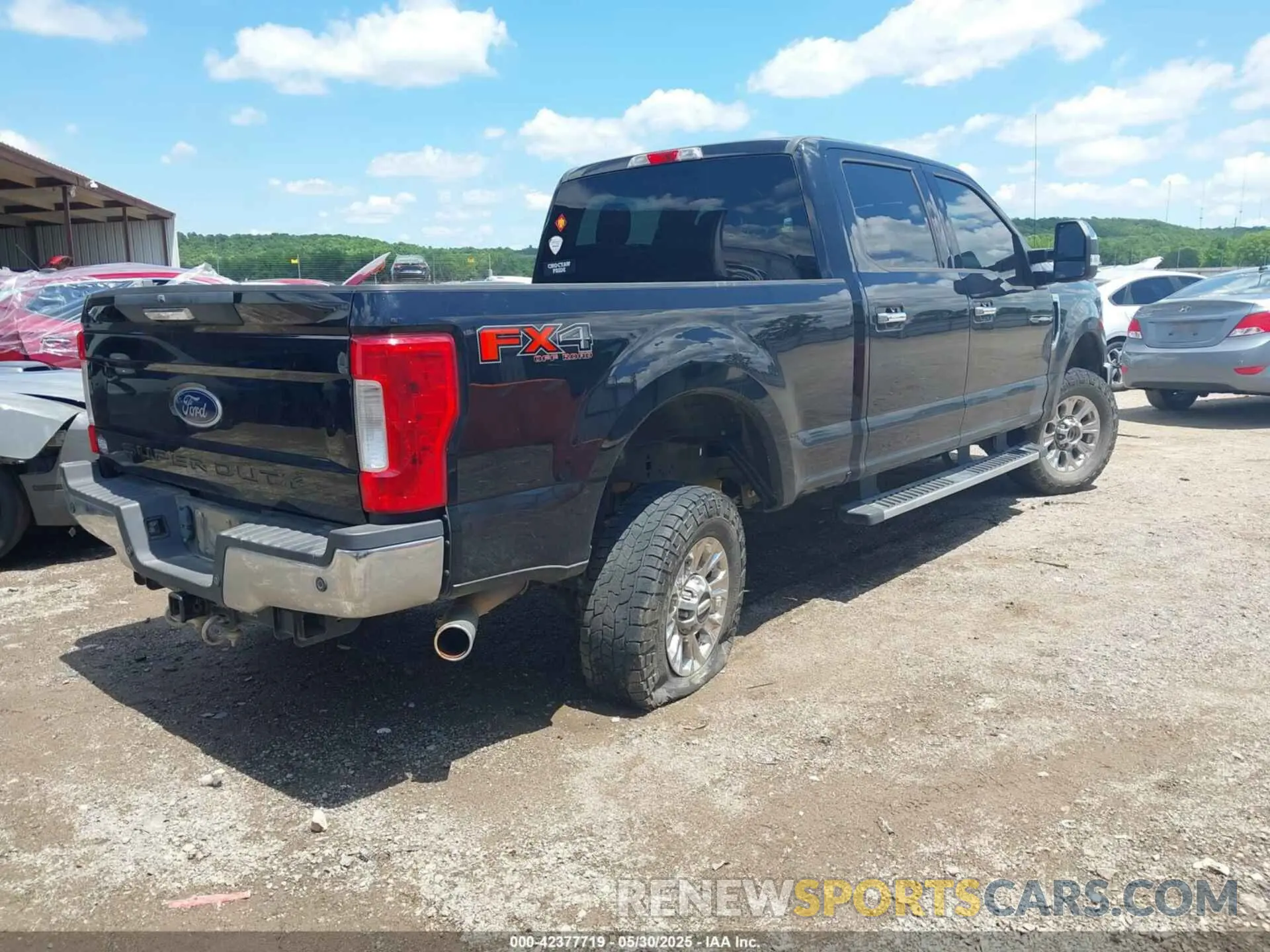 4 Photograph of a damaged car 1FT7W2B68KEG72890 FORD F-250 2019