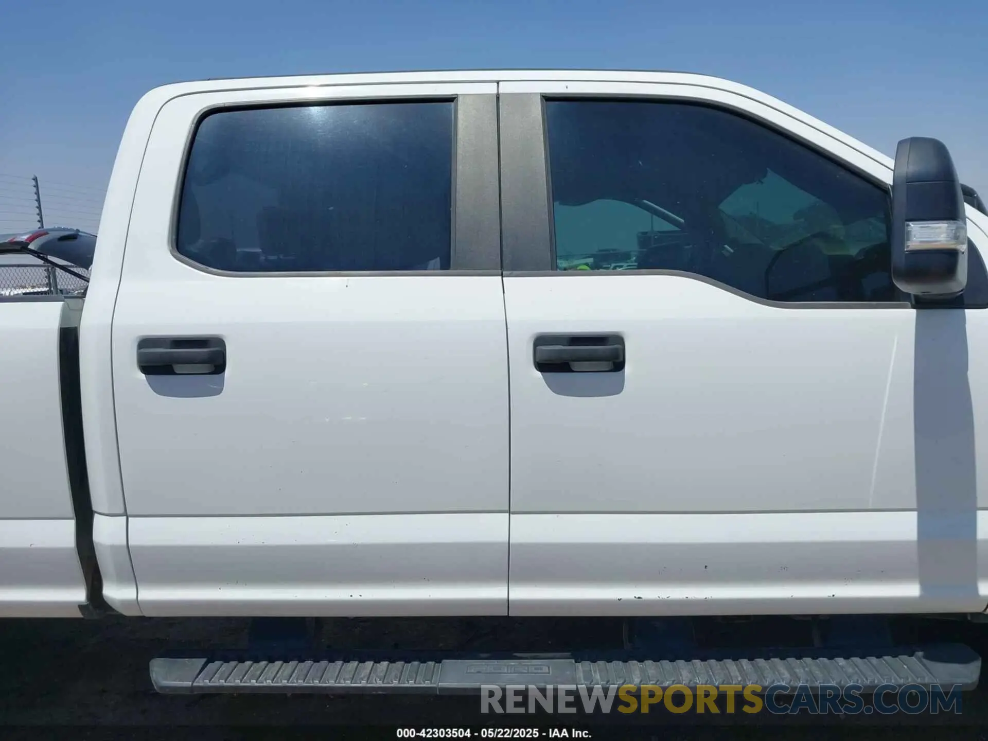 13 Photograph of a damaged car 1FT7W2B69KEG78830 FORD F-250 2019
