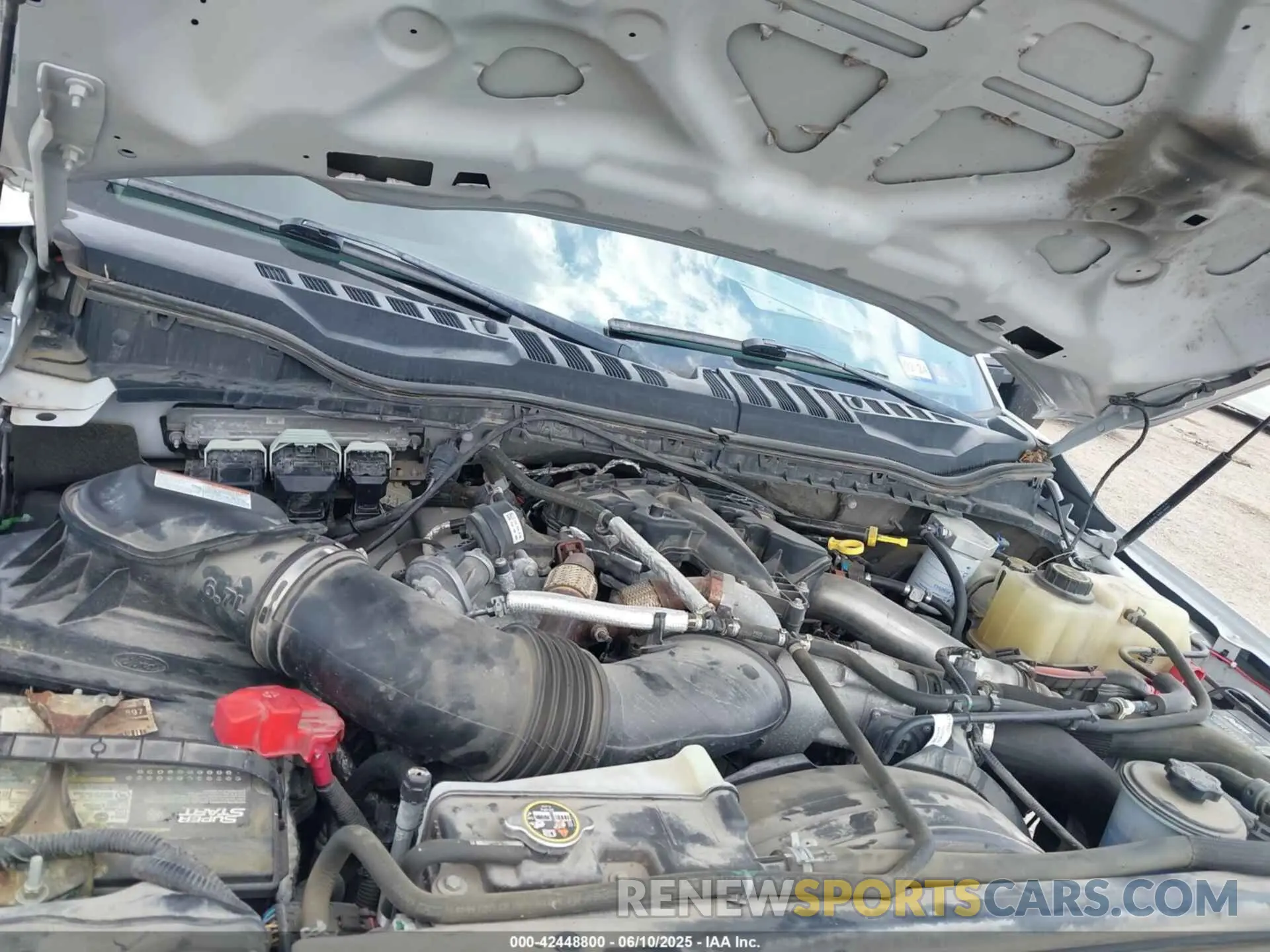 10 Photograph of a damaged car 1FT7W2BT0KEF68884 FORD F-250 2019