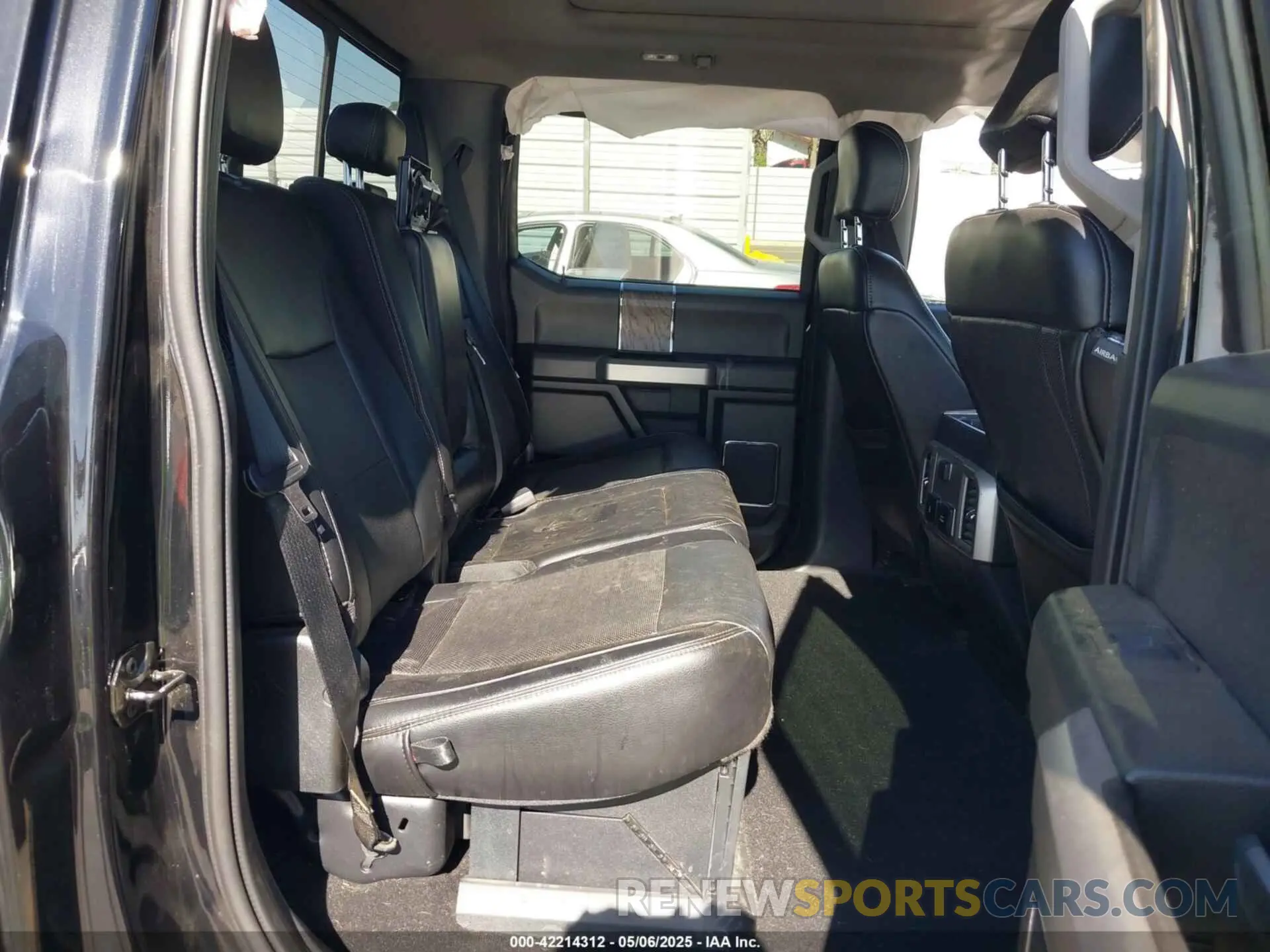 8 Photograph of a damaged car 1FT7W2BT0KEG76115 FORD F-250 2019