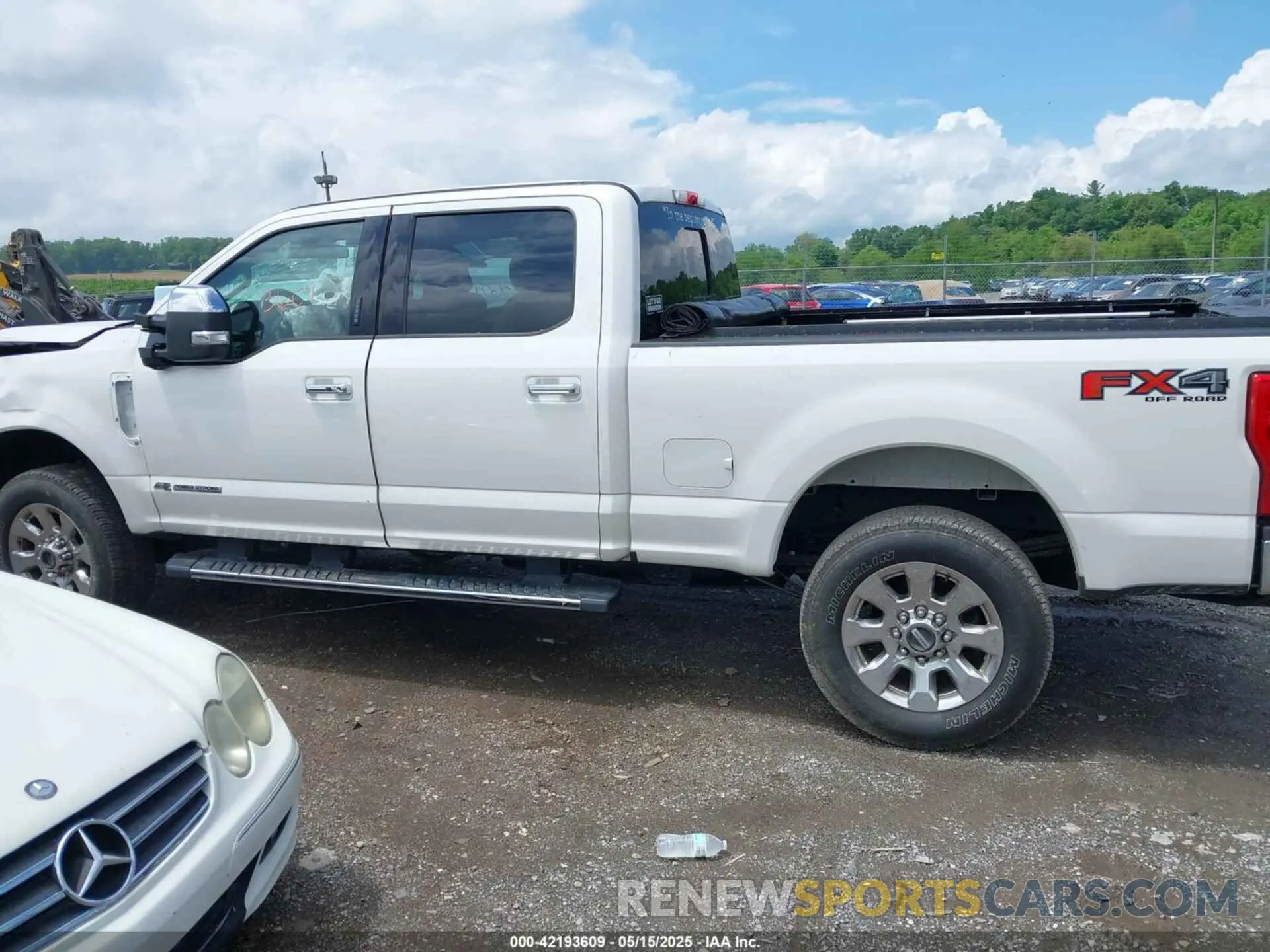 14 Photograph of a damaged car 1FT7W2BT1KEG35217 FORD F-250 2019