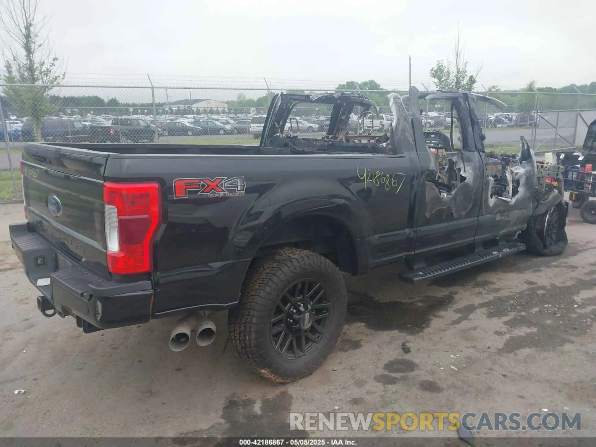 4 Photograph of a damaged car 1FT7W2BT1KEG69240 FORD F-250 2019