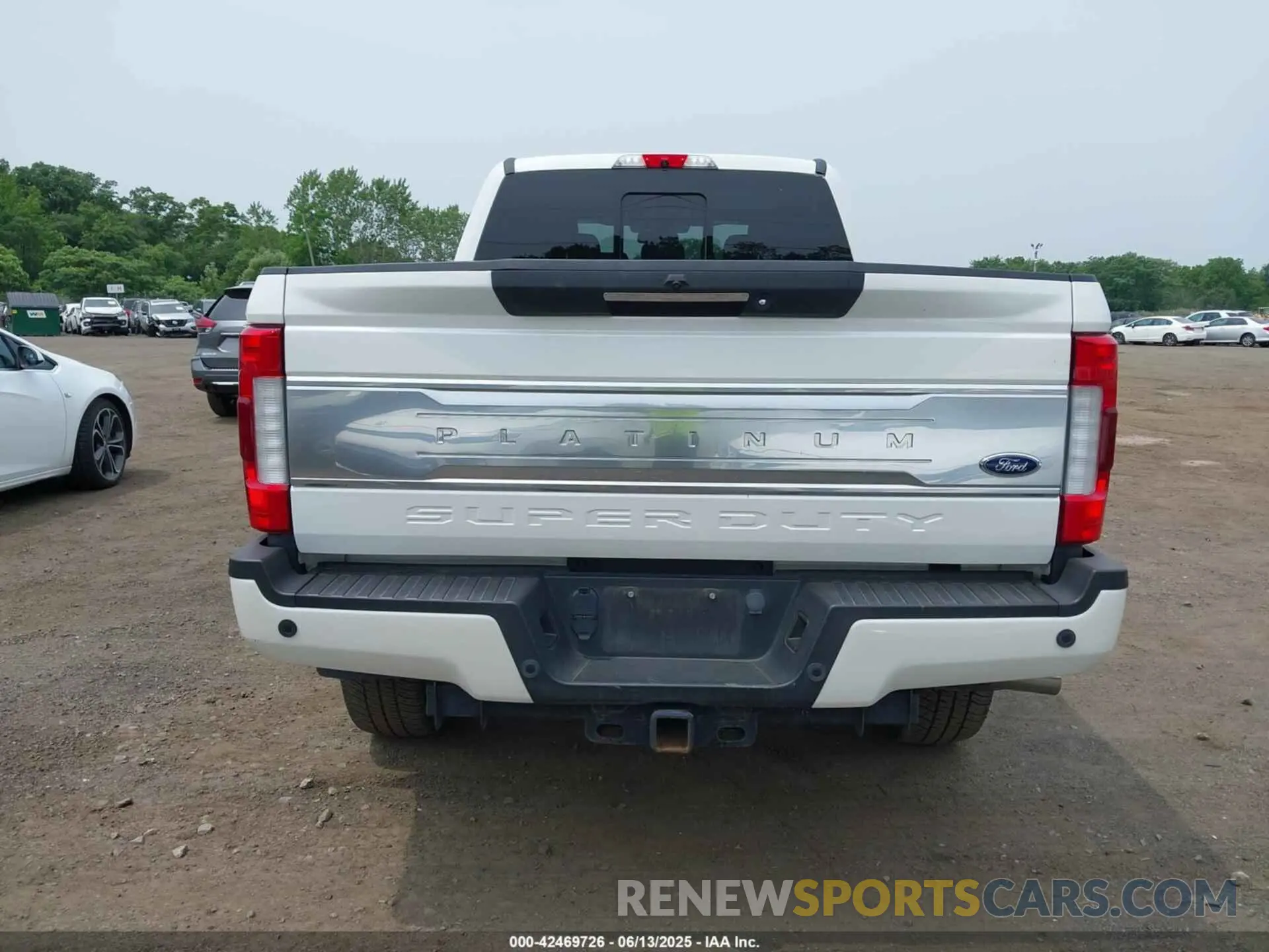16 Photograph of a damaged car 1FT7W2BT2KED20295 FORD F-250 2019
