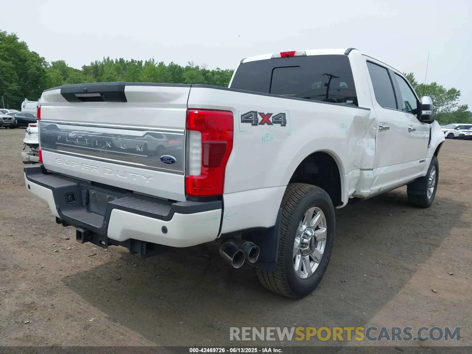 18 Photograph of a damaged car 1FT7W2BT2KED20295 FORD F-250 2019