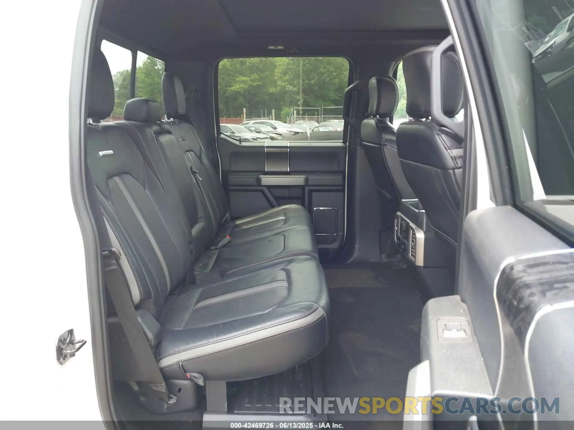 8 Photograph of a damaged car 1FT7W2BT2KED20295 FORD F-250 2019