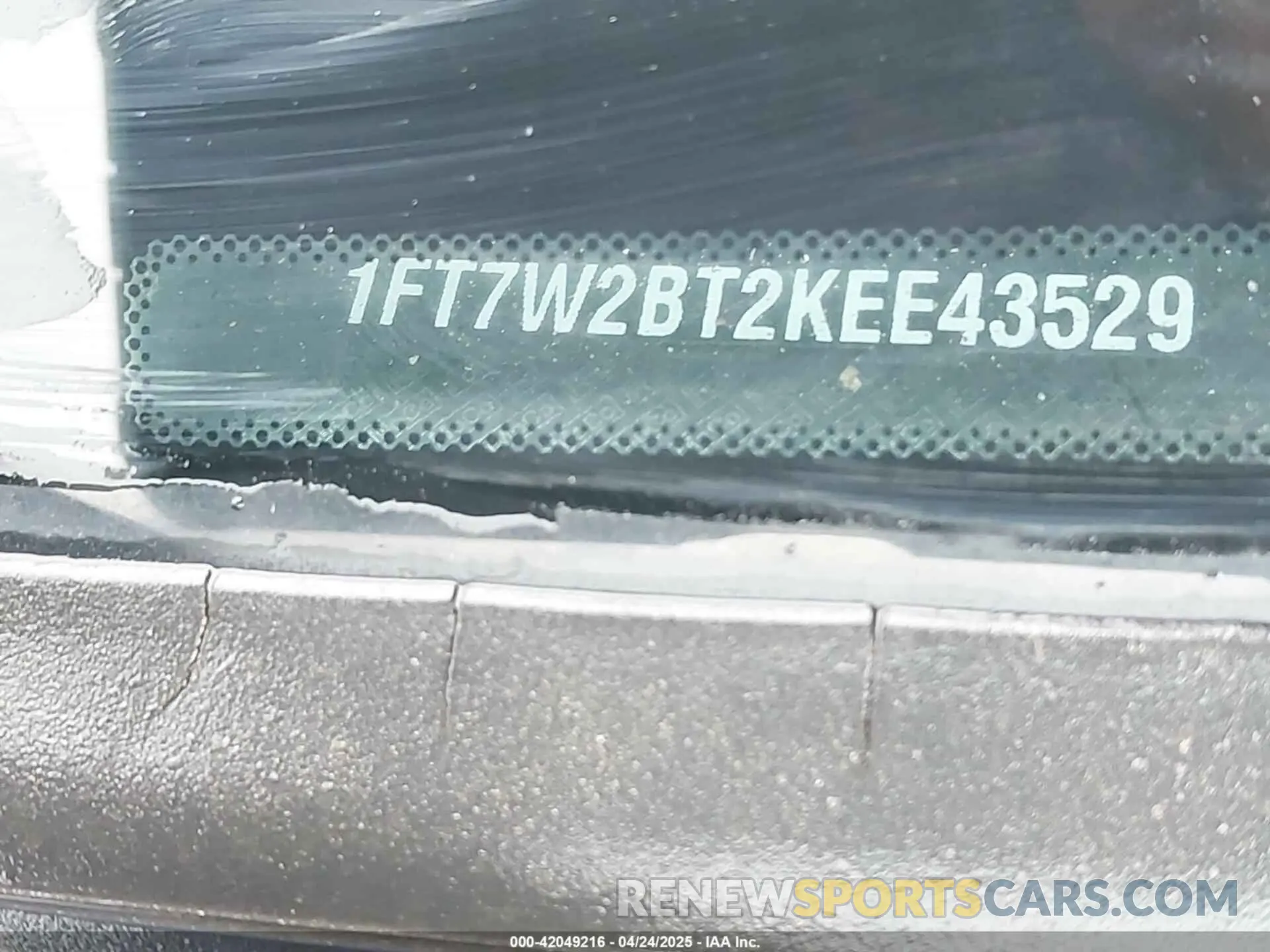 17 Photograph of a damaged car 1FT7W2BT2KEE43529 FORD F-250 2019