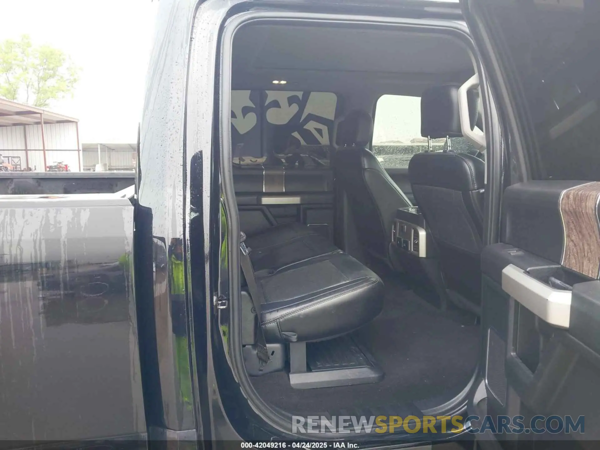 8 Photograph of a damaged car 1FT7W2BT2KEE43529 FORD F-250 2019