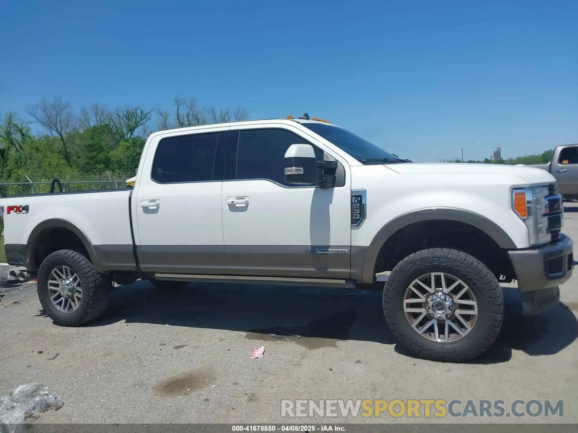 14 Photograph of a damaged car 1FT7W2BT2KEG32312 FORD F-250 2019