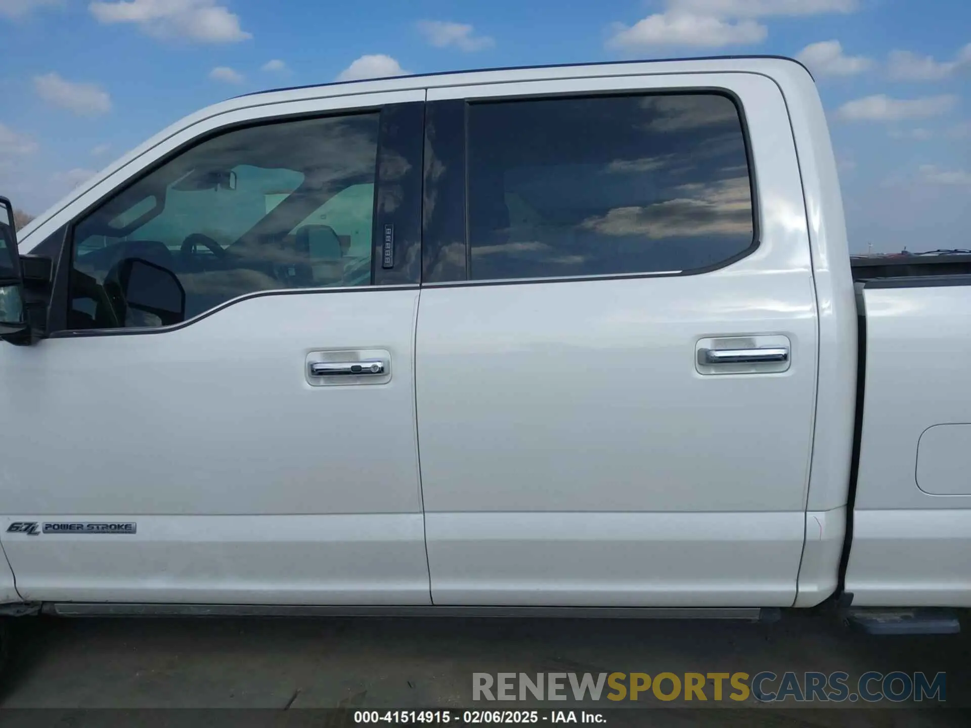 15 Photograph of a damaged car 1FT7W2BT3KEC05382 FORD F-250 2019