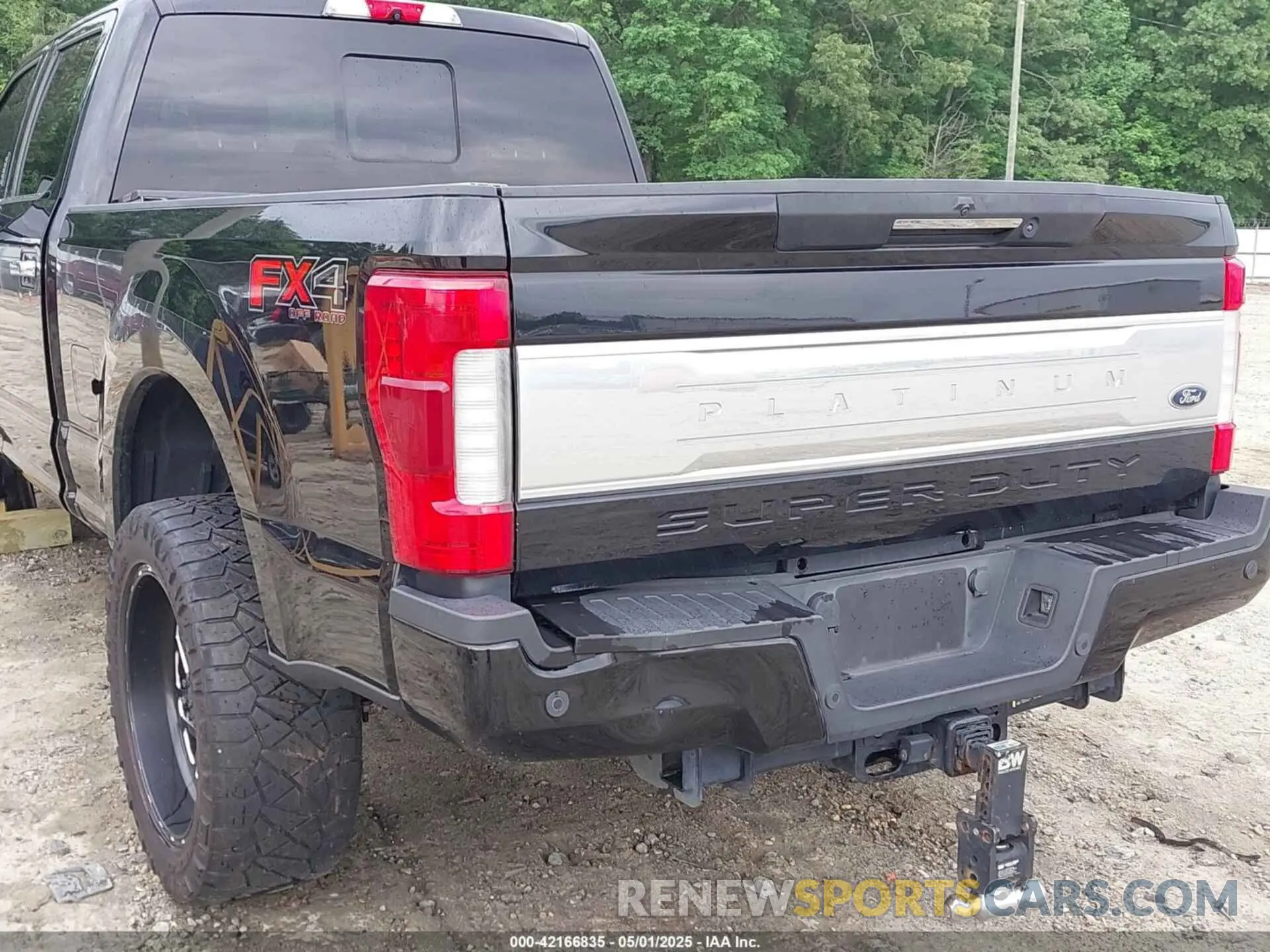 17 Photograph of a damaged car 1FT7W2BT3KED98410 FORD F-250 2019