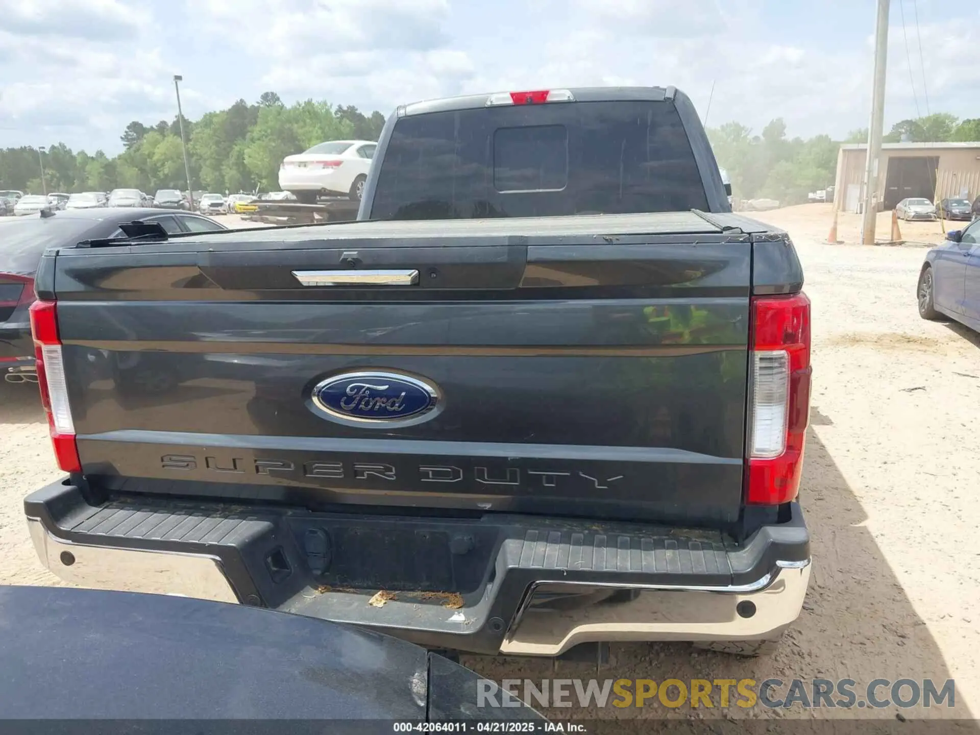 16 Photograph of a damaged car 1FT7W2BT4KEC03043 FORD F-250 2019