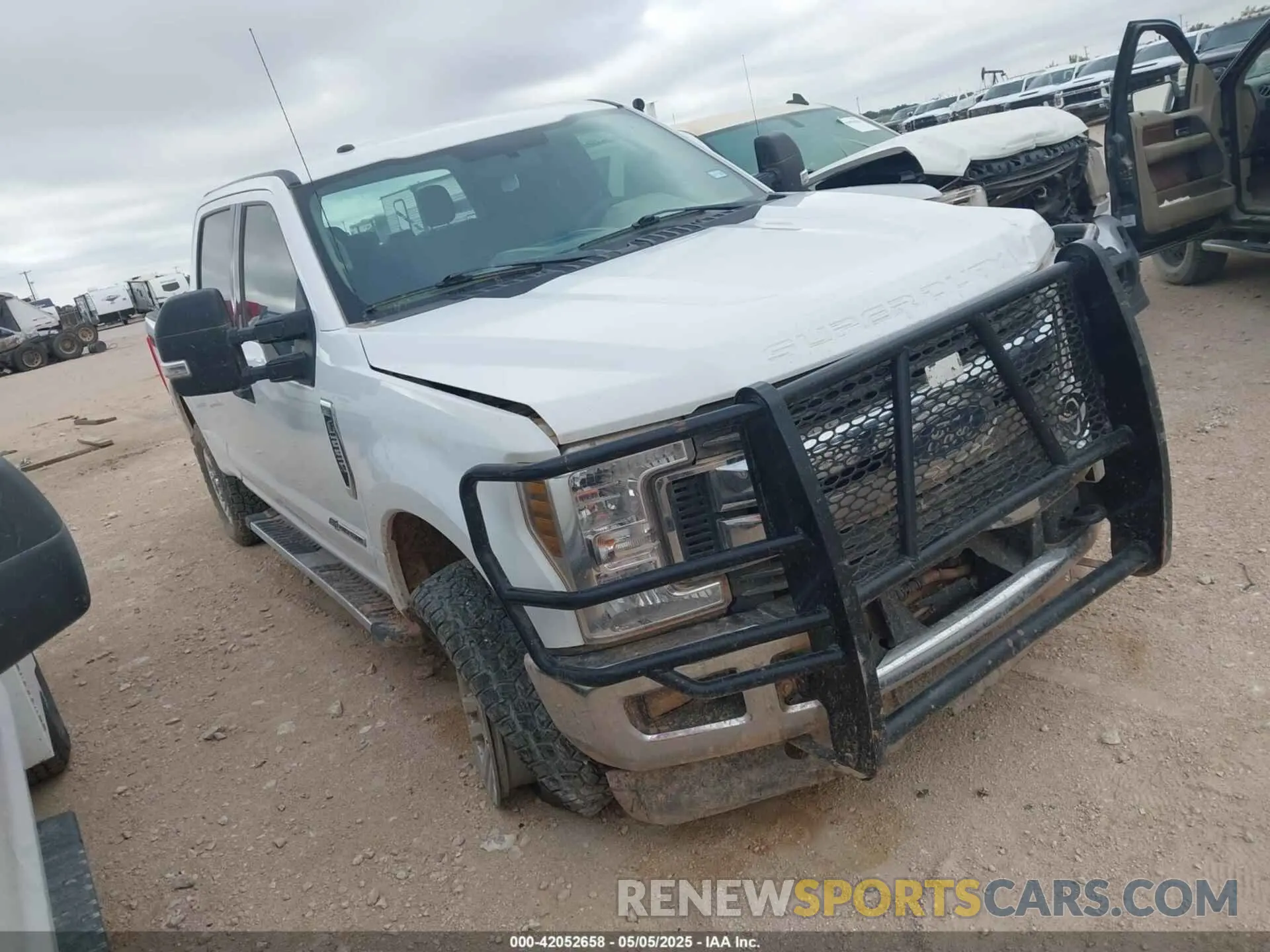 1 Photograph of a damaged car 1FT7W2BT4KEC10641 FORD F-250 2019