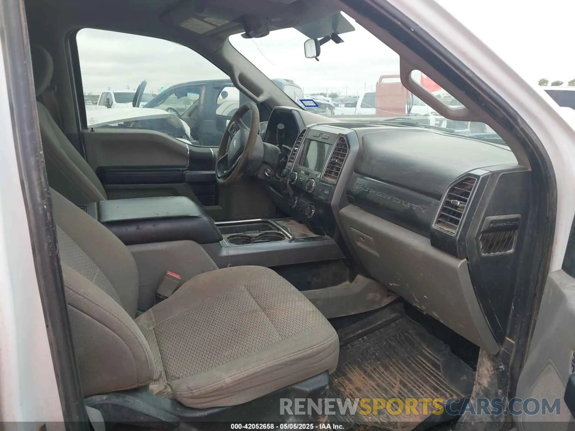 5 Photograph of a damaged car 1FT7W2BT4KEC10641 FORD F-250 2019
