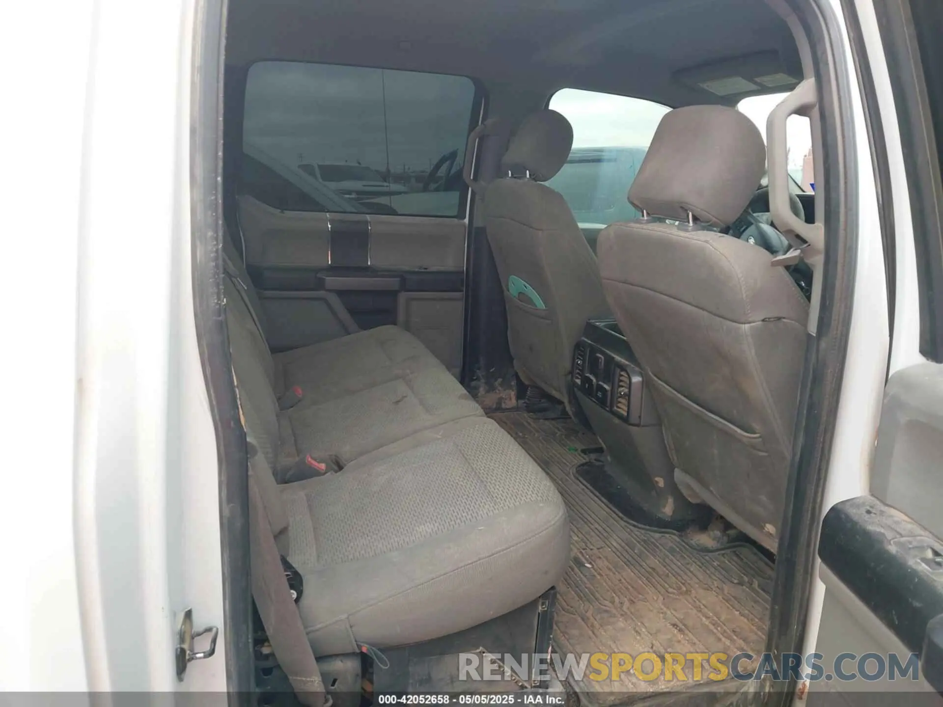 8 Photograph of a damaged car 1FT7W2BT4KEC10641 FORD F-250 2019