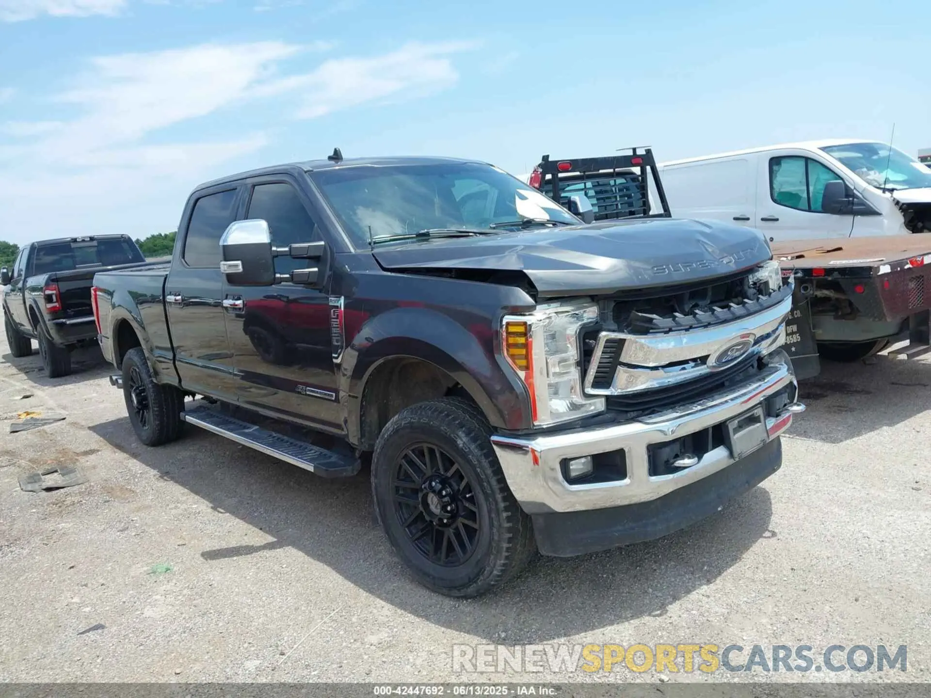 1 Photograph of a damaged car 1FT7W2BT4KEC22675 FORD F-250 2019