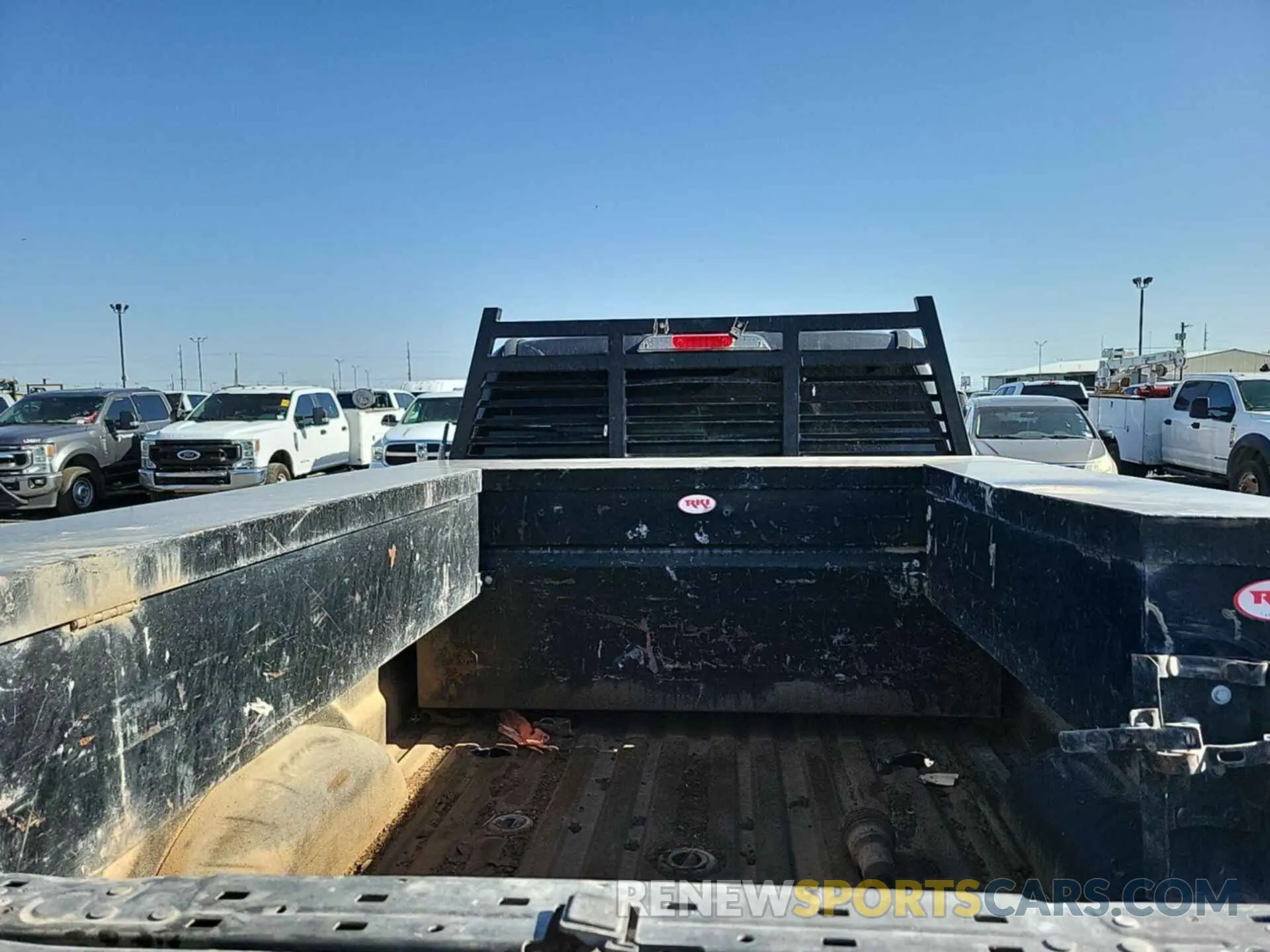 10 Photograph of a damaged car 1FT7W2BT4KEC61721 FORD F-250 2019
