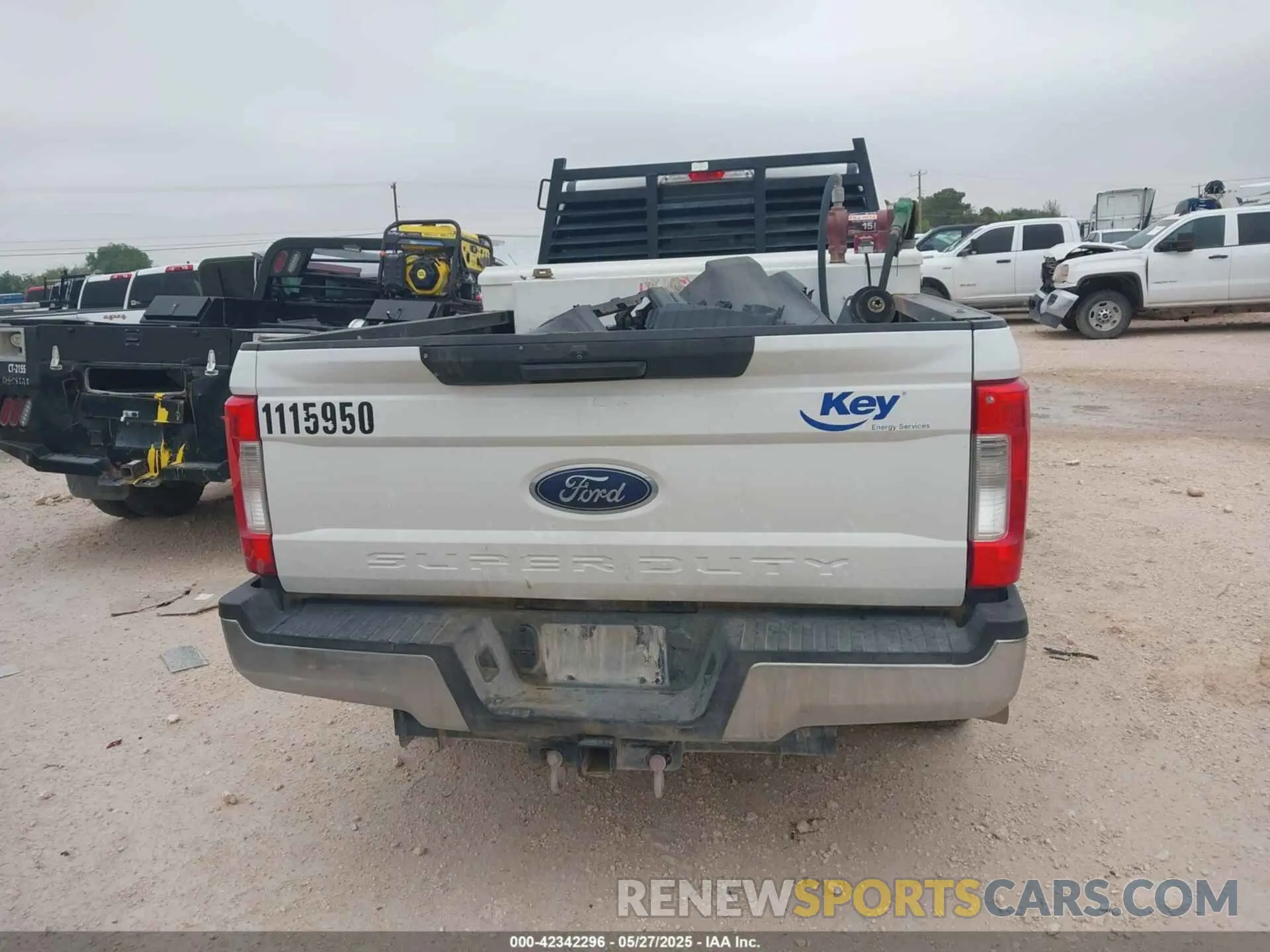 16 Photograph of a damaged car 1FT7W2BT5KED15950 FORD F-250 2019