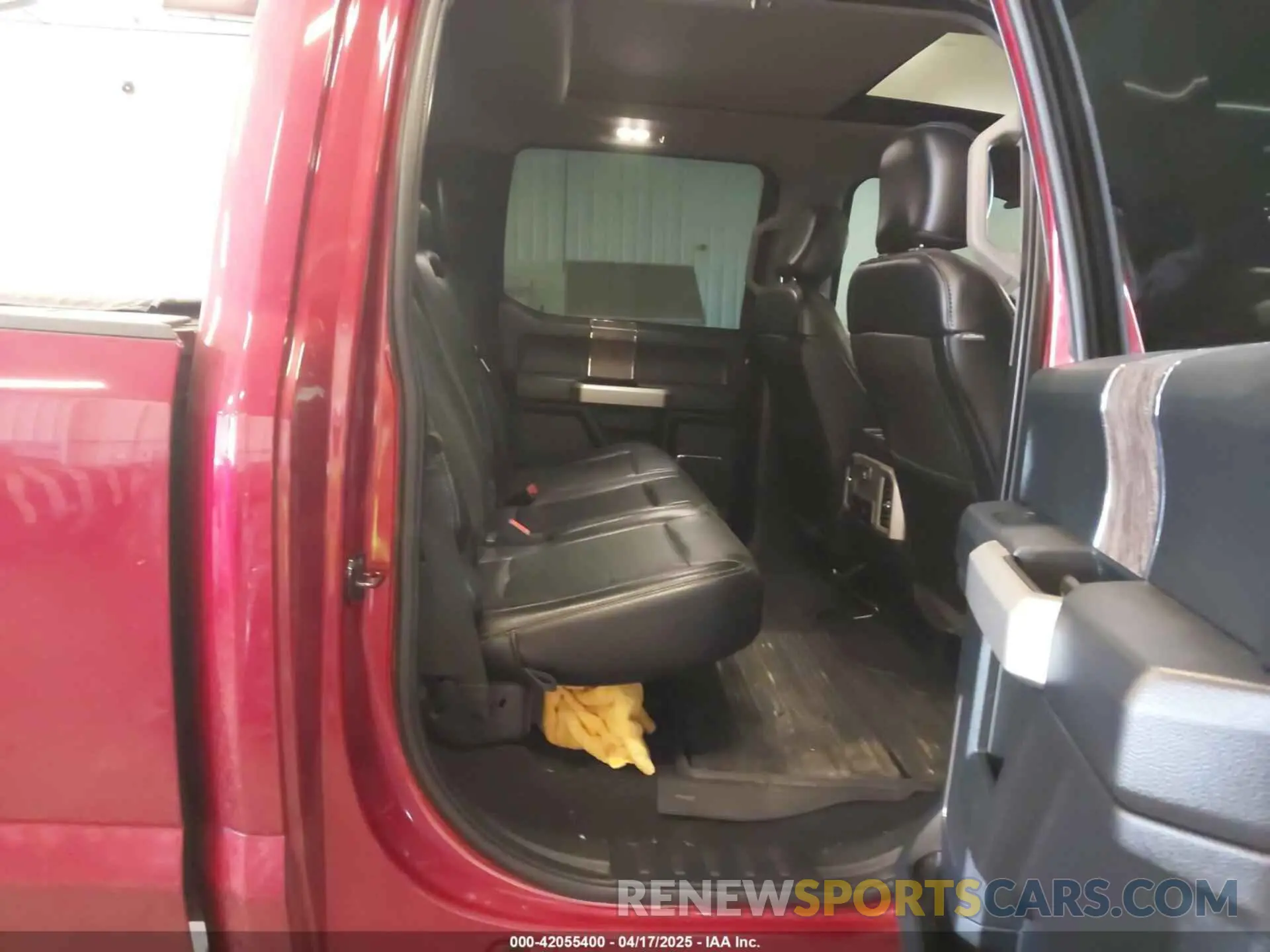 8 Photograph of a damaged car 1FT7W2BT5KEE64018 FORD F-250 2019