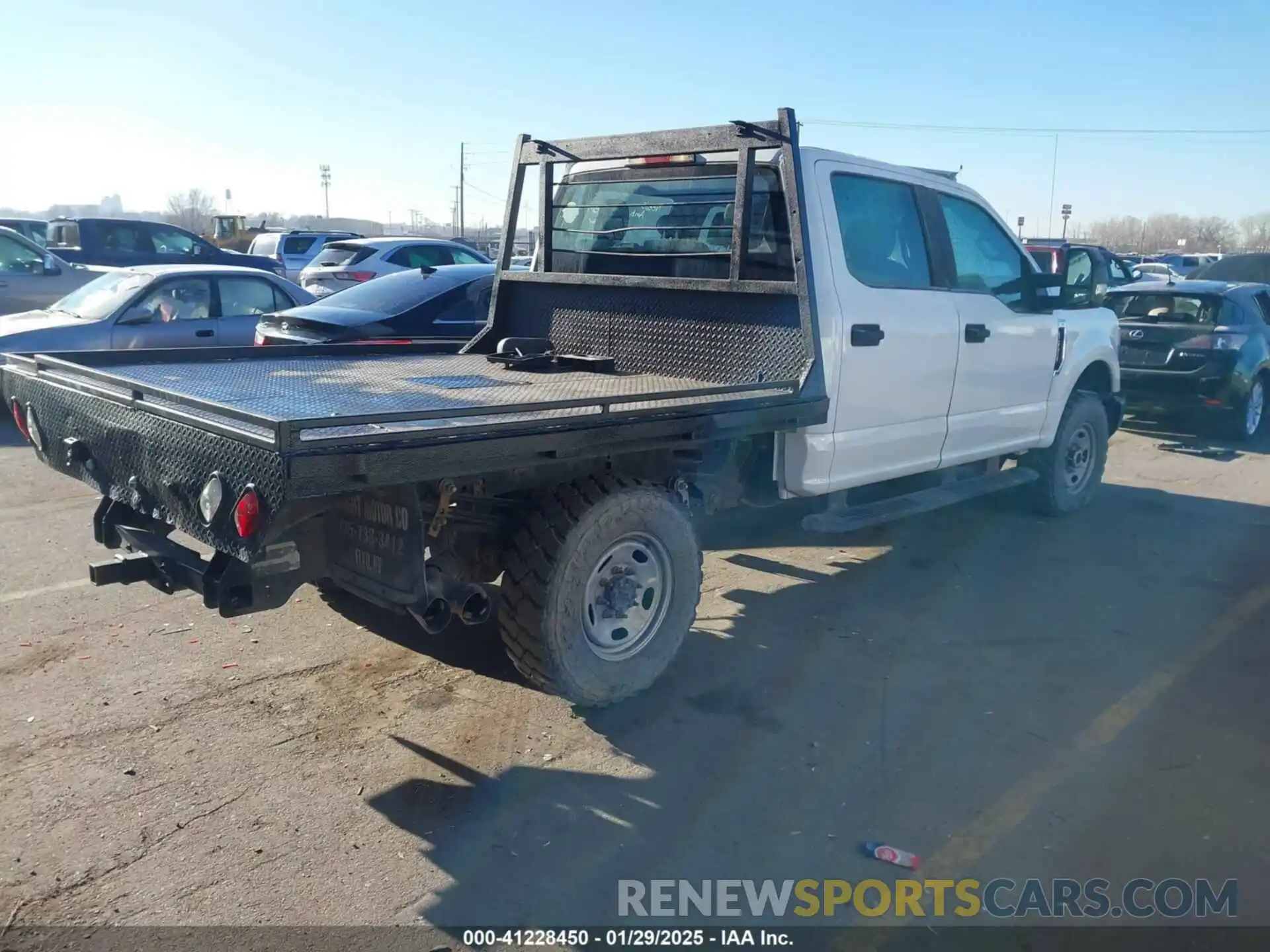 4 Photograph of a damaged car 1FT7W2BT5KEE68375 FORD F-250 2019