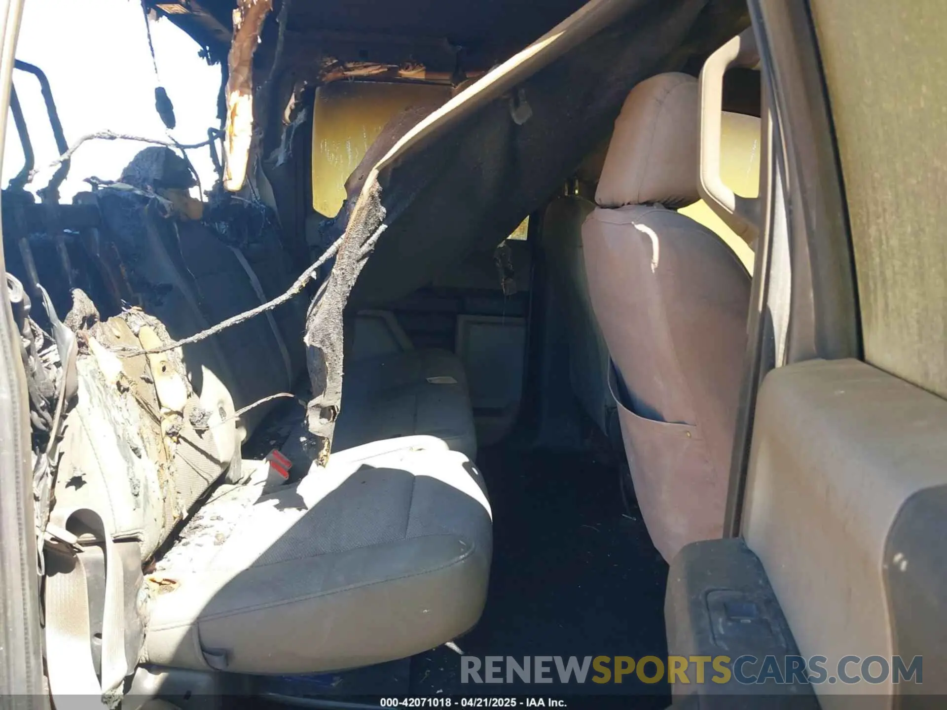 8 Photograph of a damaged car 1FT7W2BT5KEF39476 FORD F-250 2019