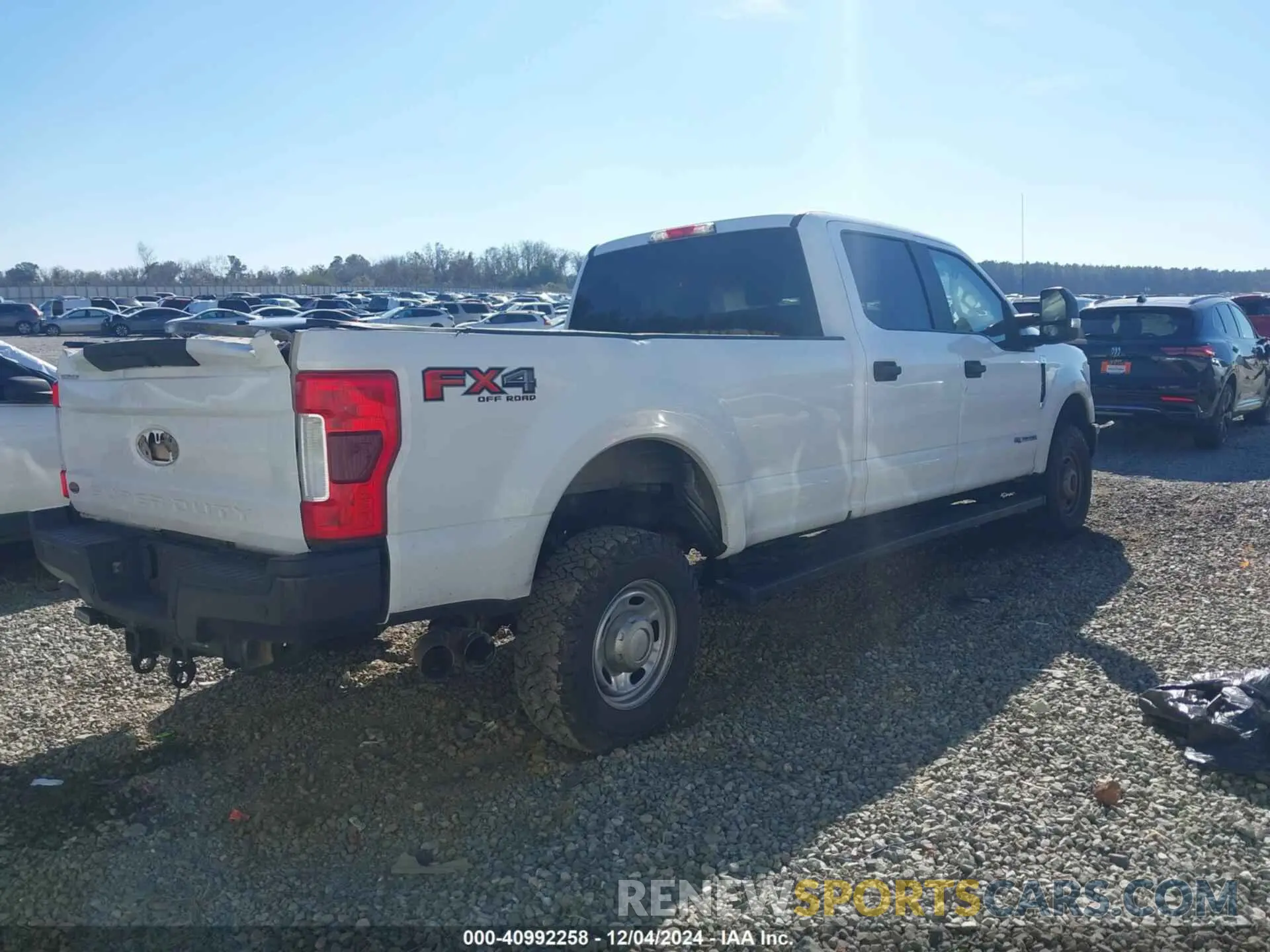 4 Photograph of a damaged car 1FT7W2BT6KEC91075 FORD F-250 2019