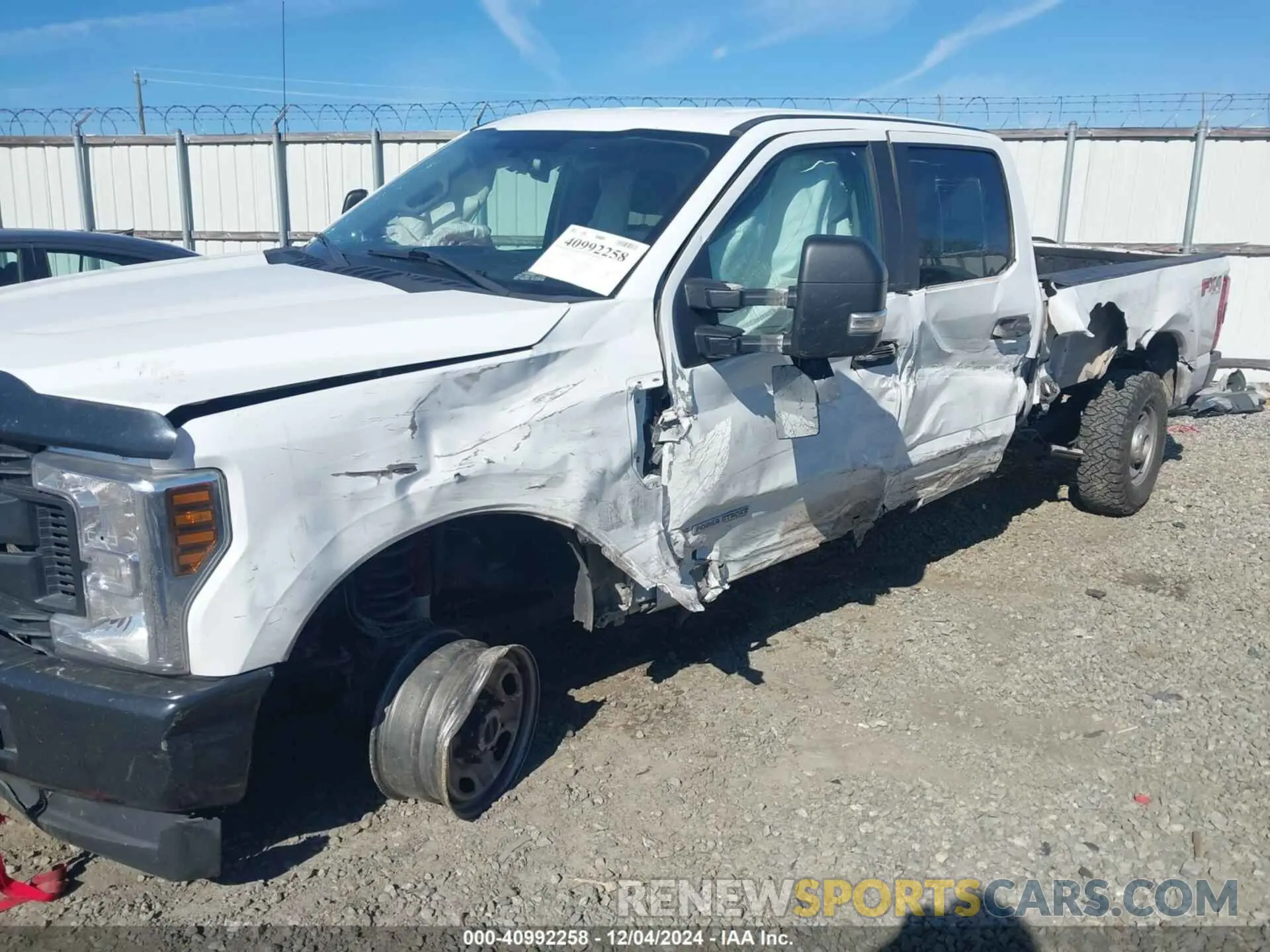 6 Photograph of a damaged car 1FT7W2BT6KEC91075 FORD F-250 2019