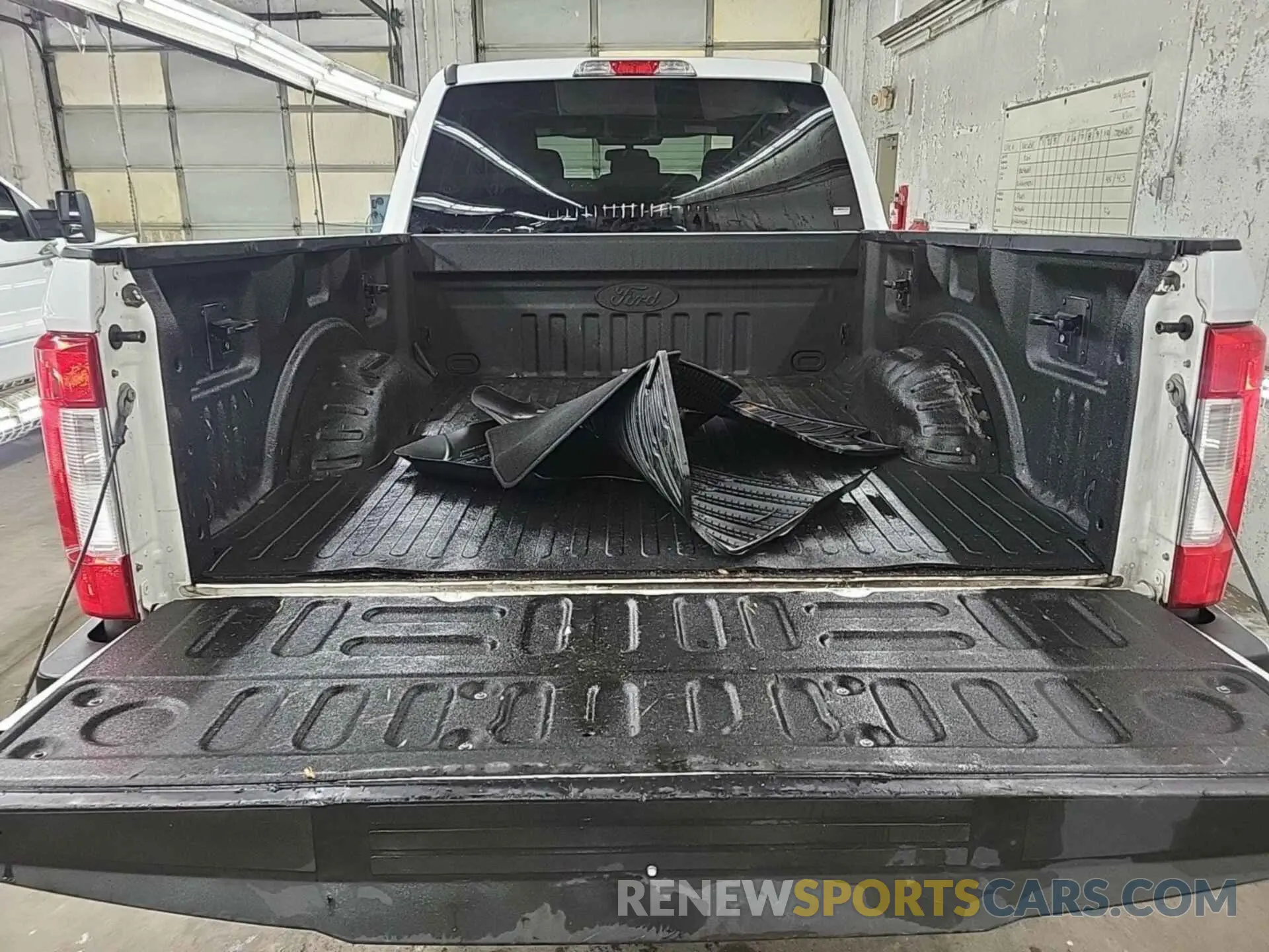 41 Photograph of a damaged car 1FT7W2BT6KED55115 FORD F-250 2019