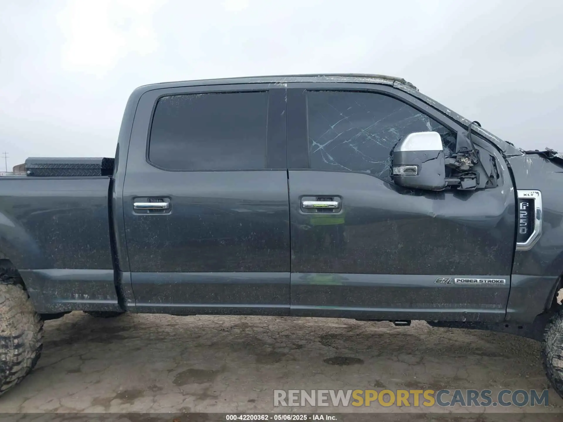 13 Photograph of a damaged car 1FT7W2BT6KEF11749 FORD F-250 2019