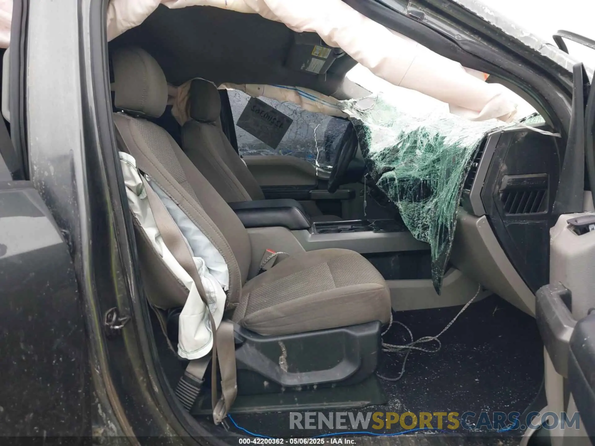 5 Photograph of a damaged car 1FT7W2BT6KEF11749 FORD F-250 2019