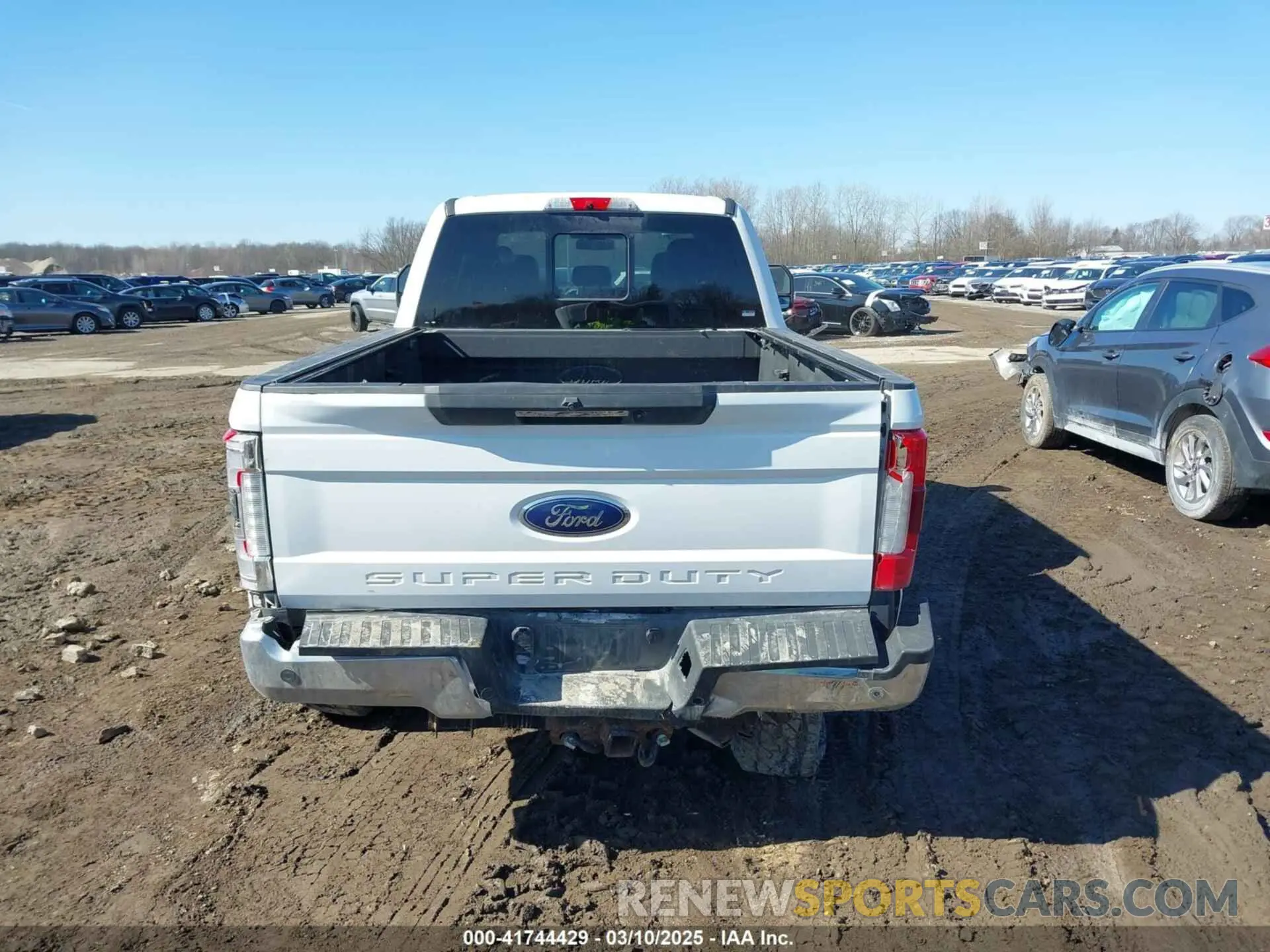 16 Photograph of a damaged car 1FT7W2BT8KEC85181 FORD F-250 2019